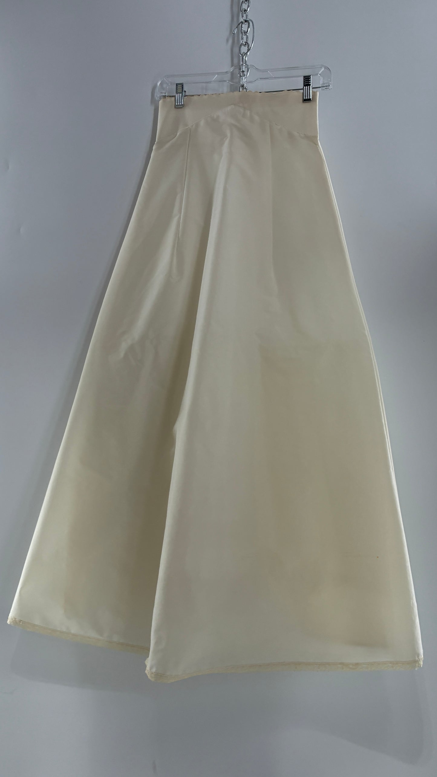 Vintage 1960s Off White Crinoline Style Skirt with Layers of Tulle (Small)