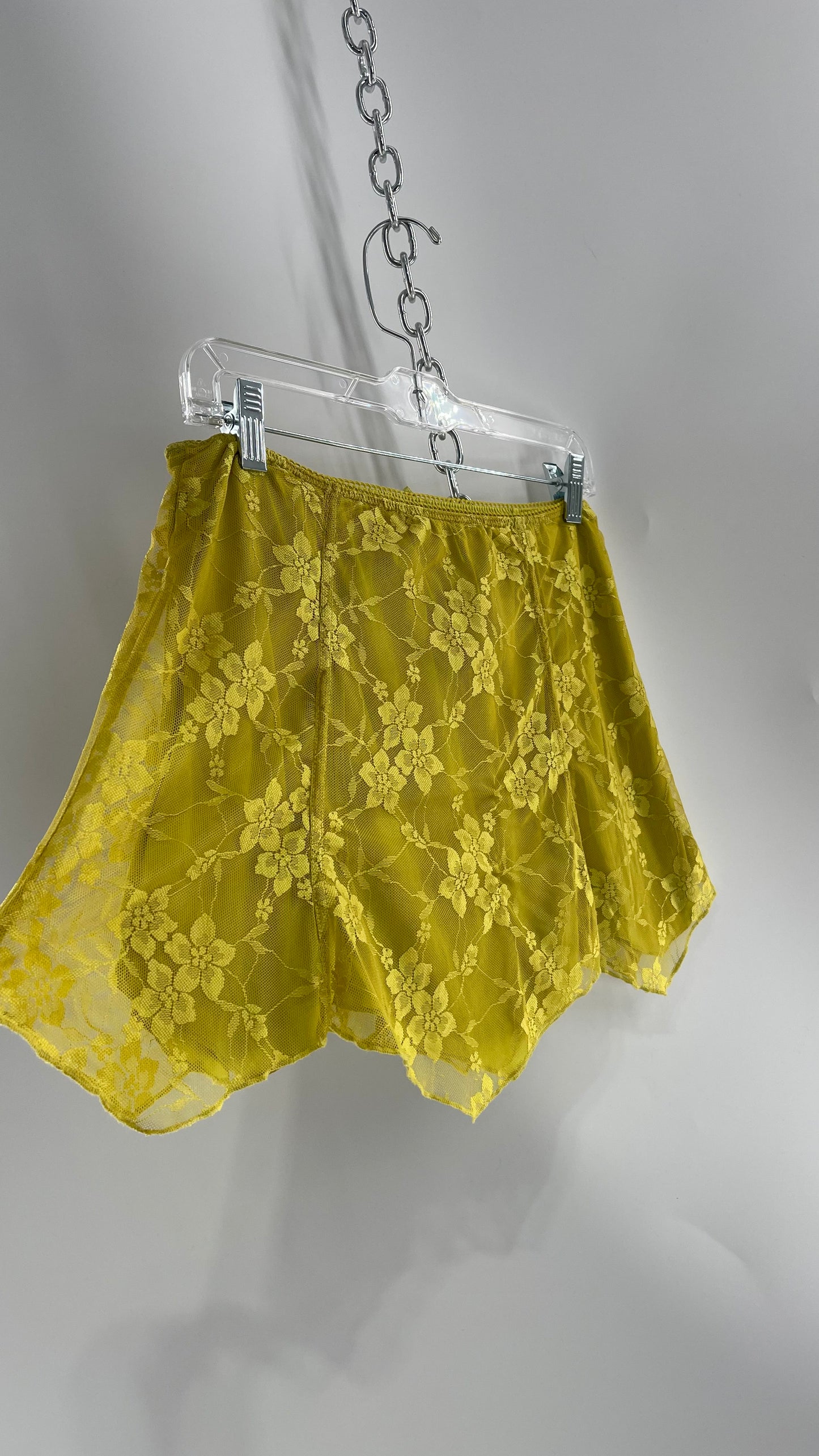 Urban Outfitters Green Lace Hankerchief Hem Mini Skirt (Medium)
