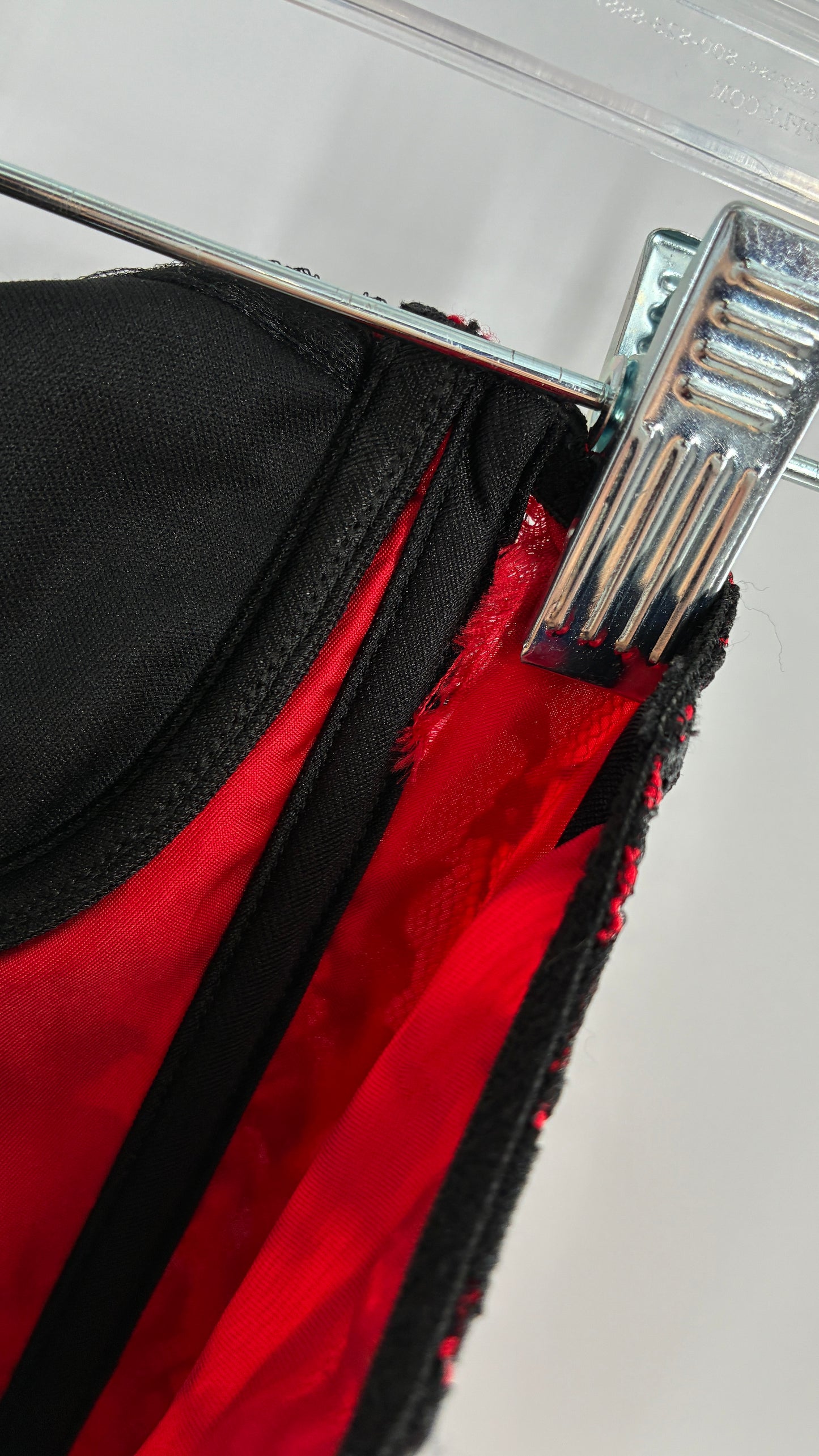 Vintage Frederick’s of Hollywood Red Black lace Overlay Corset with Bows and Ribbon Detailing (32)