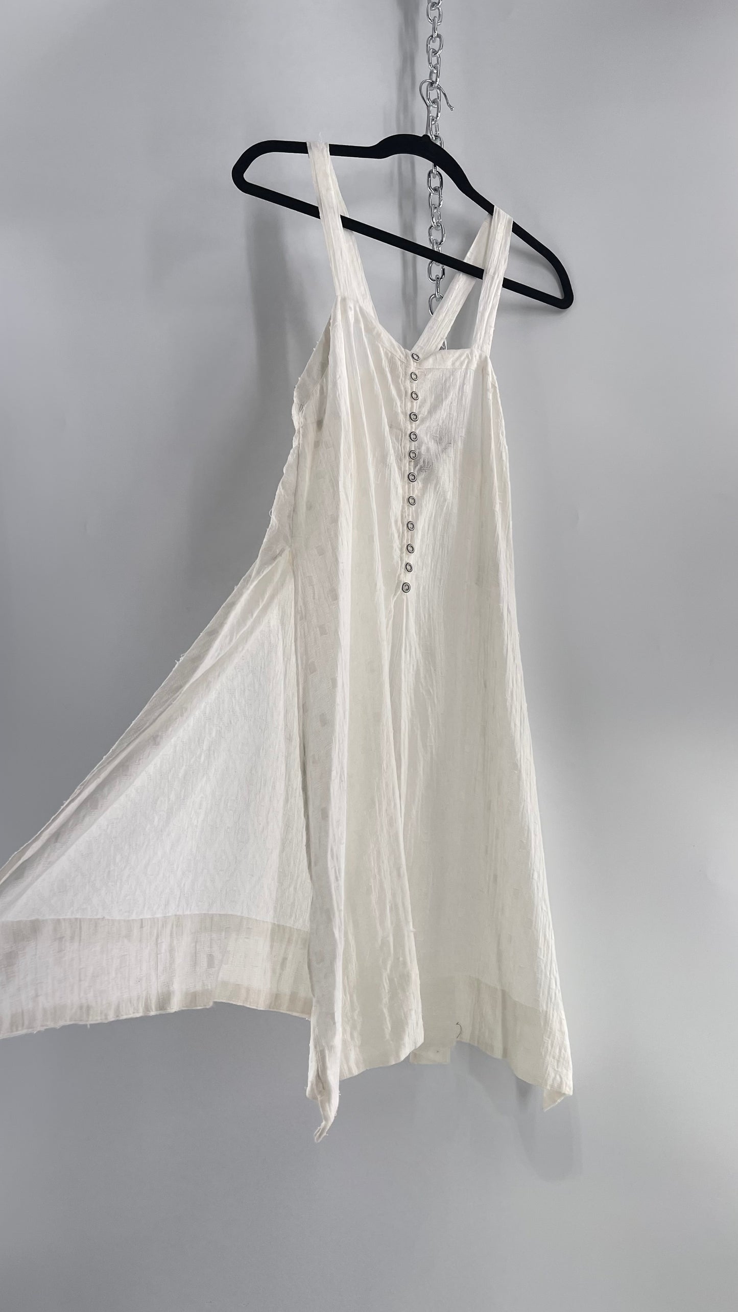 Anthropologie White Sweeping and Vented Button Front Tank (Large)