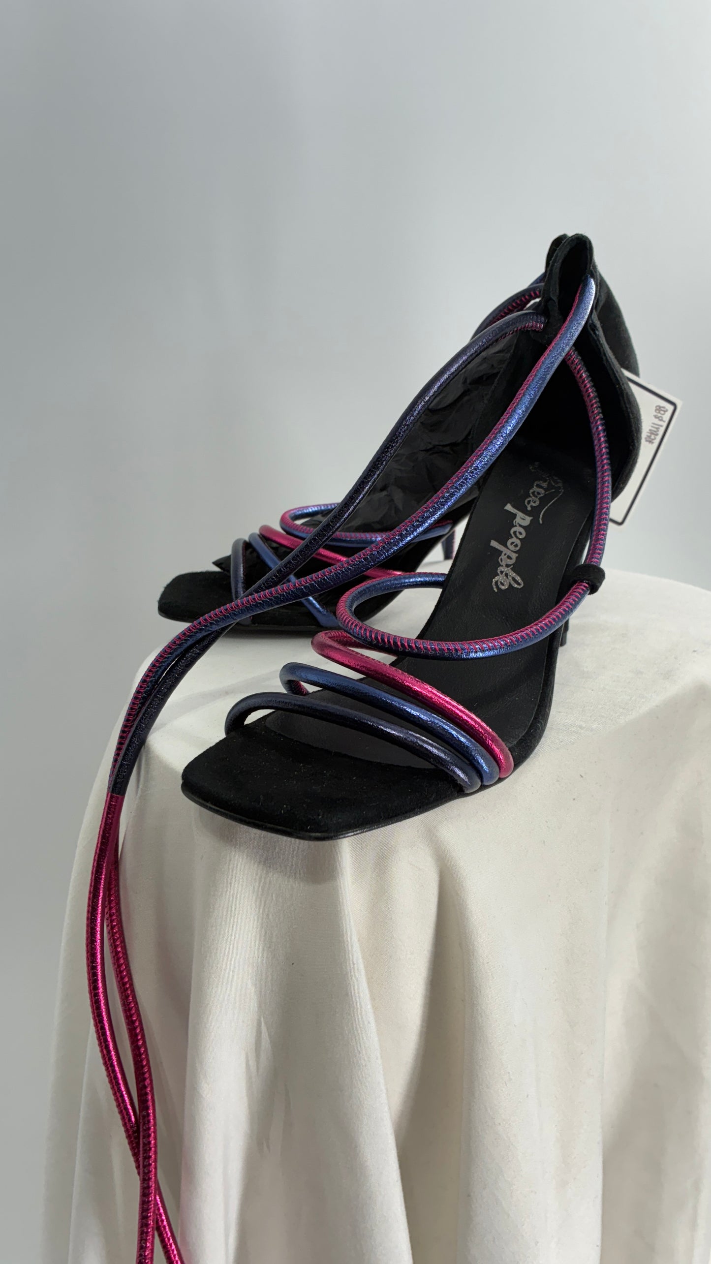 Free People Square Toe, Wrap Around Gladiator Style Metallic Fuchsia Heel (38)