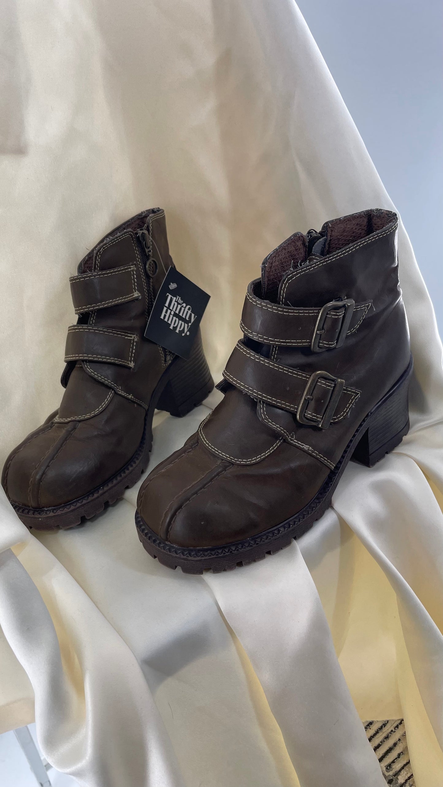 Vintage No Boundaries Brown Chunky Heel Platform Cross Front Buckle Boots (7)