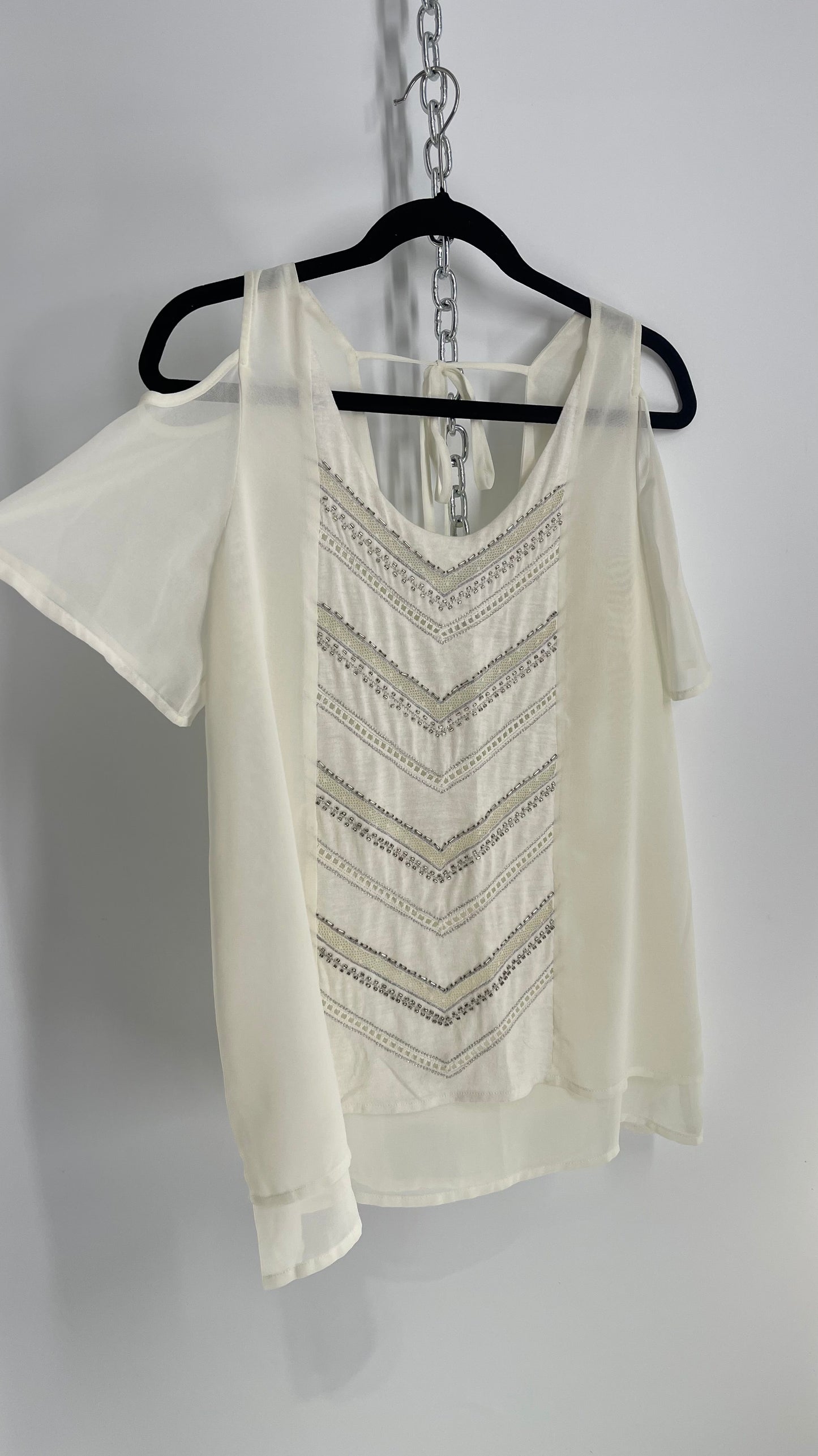 BKE White Cold Shoulder Short Sleeve Blouse with Beaded Panel (Medium)