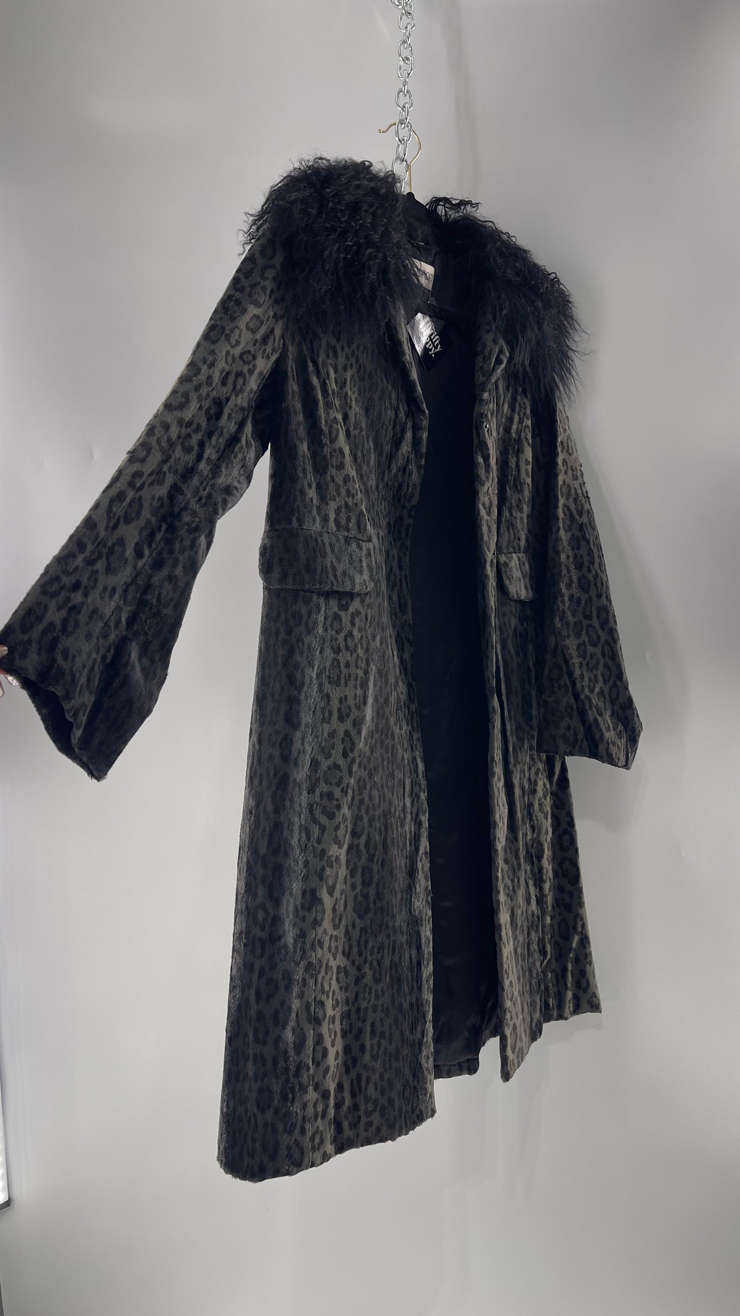 Vintage Romanian RAMOSTEPH Black/Gray Leopard Print Coat with Mongolian Fur Collar (Medium)