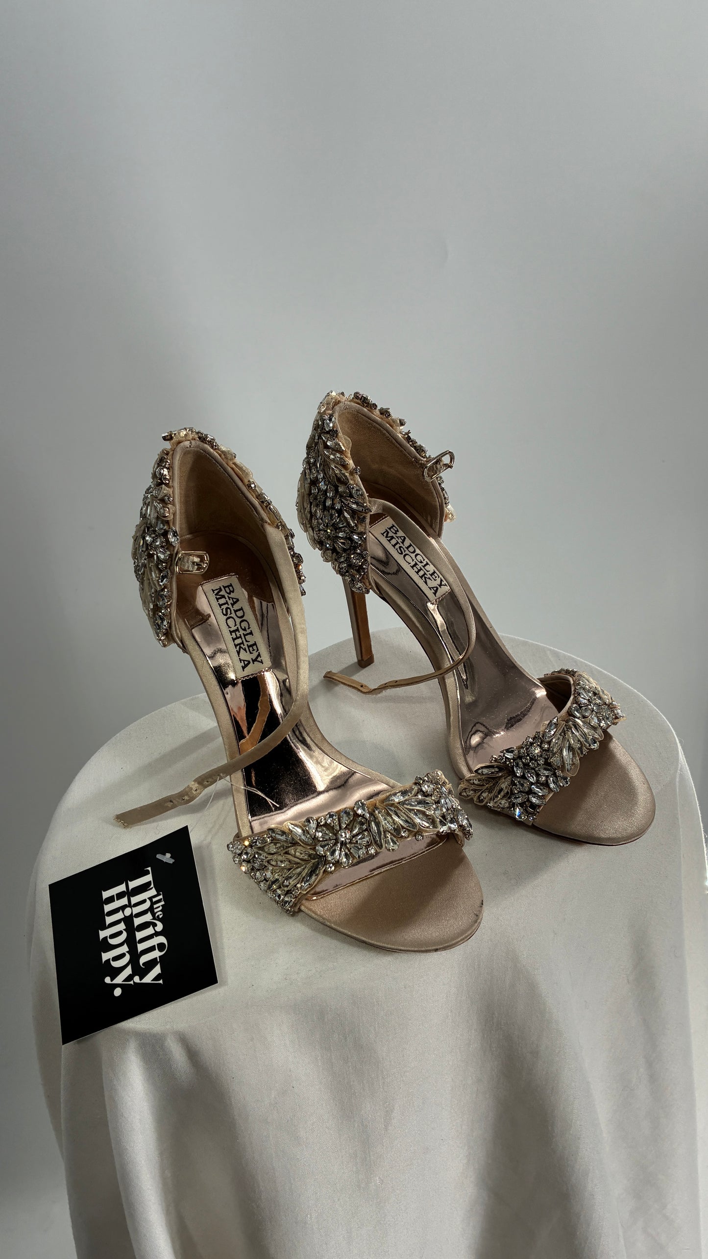 BAGDLEY MISCHKA Champagne Rhinestone Encrusted Embellished Round Toe Heels (5.5)