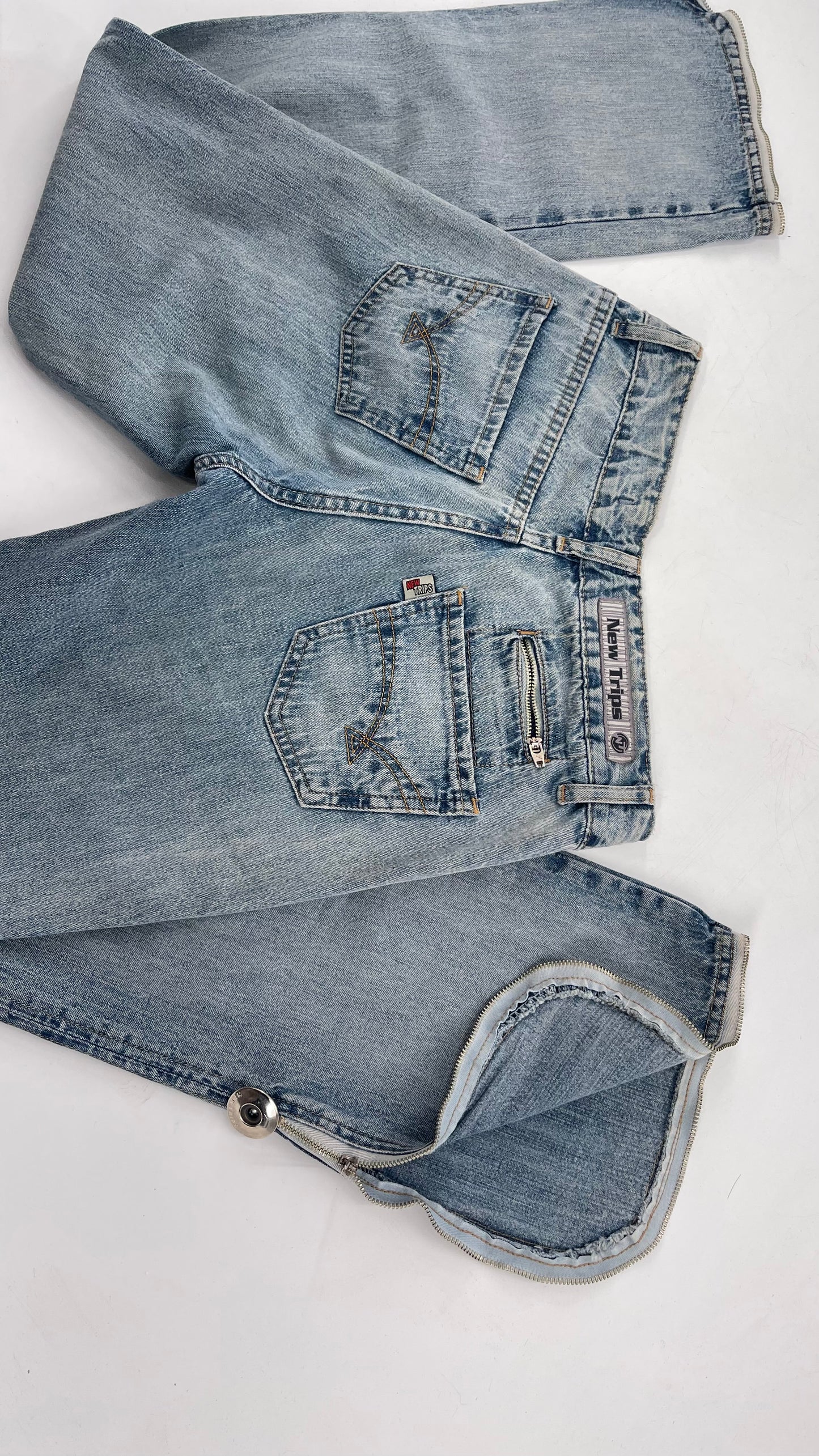 Vintage New Trips Light Wash Kick Flare Jeans with Zipper Hem Detail, V Waistline and Oversized Metal Buttons (40)