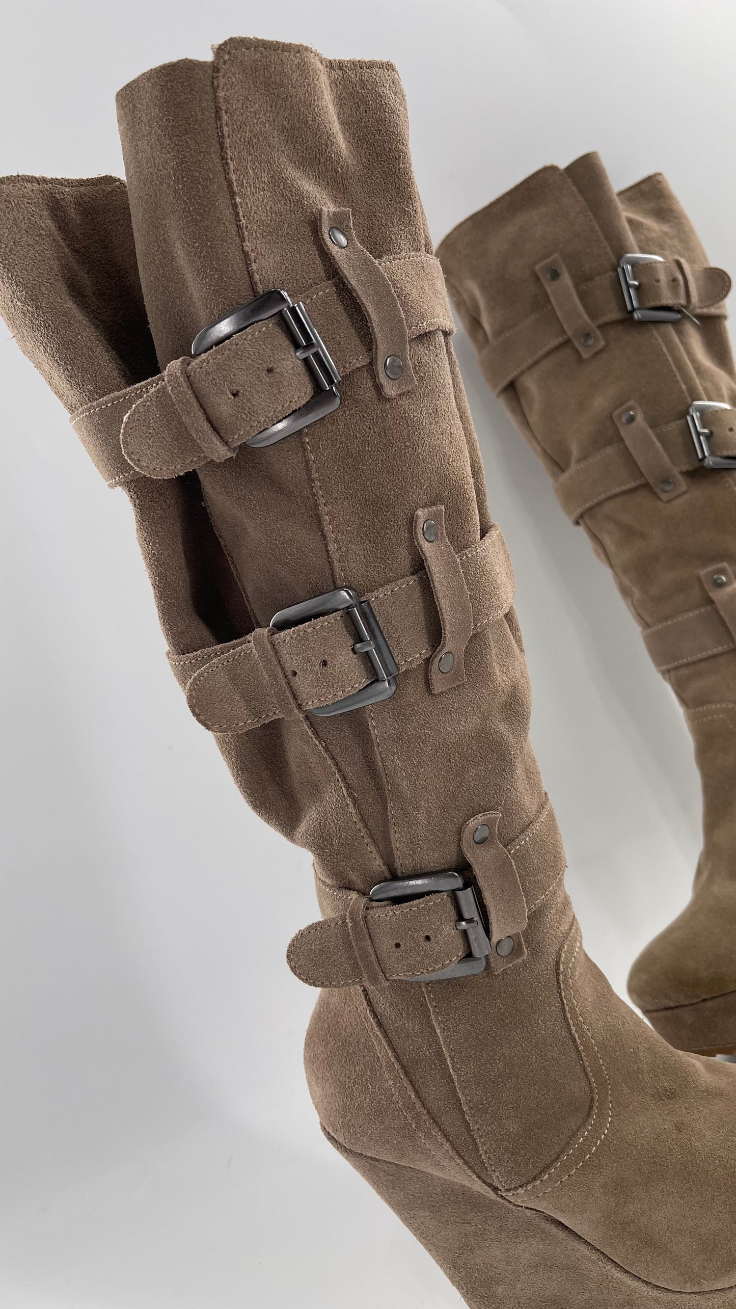 Vintage Bakers Genuine Suede Leather Gray/Tan Wedge Platform Knee High Boots with Gun Metal Buckles (6)