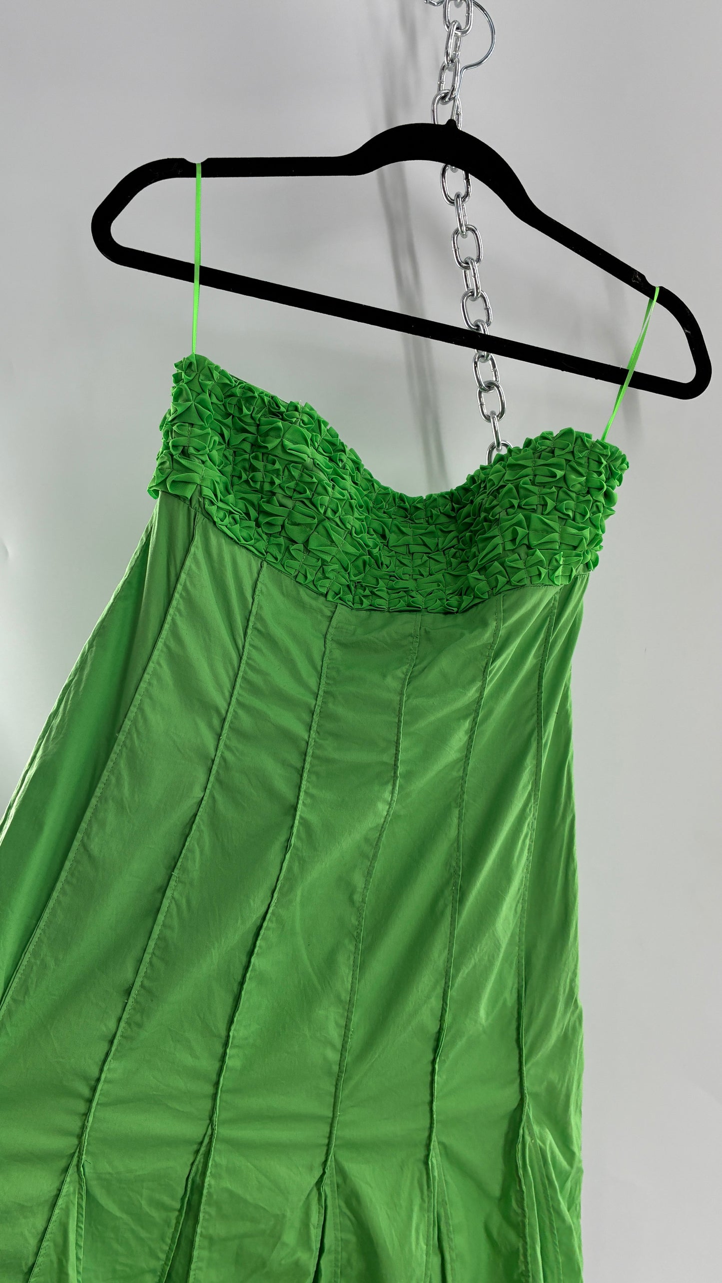 Vintage VENUS Green Pleated Mini Dress with Ruffled Bust Detail and Flared Out Hem (4)