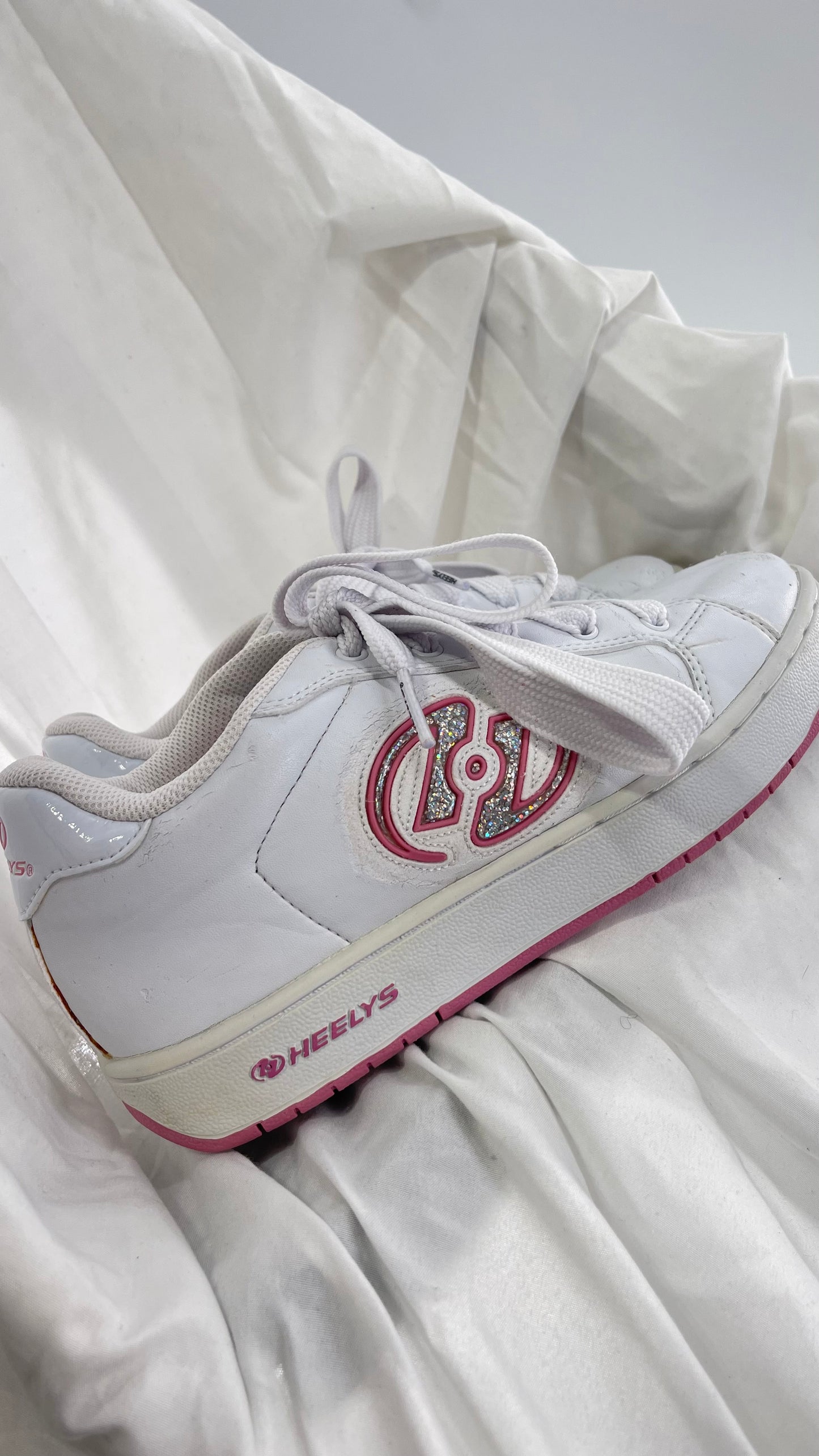 Vintage Scuffed Up White Pink Glitter Heelys (7)