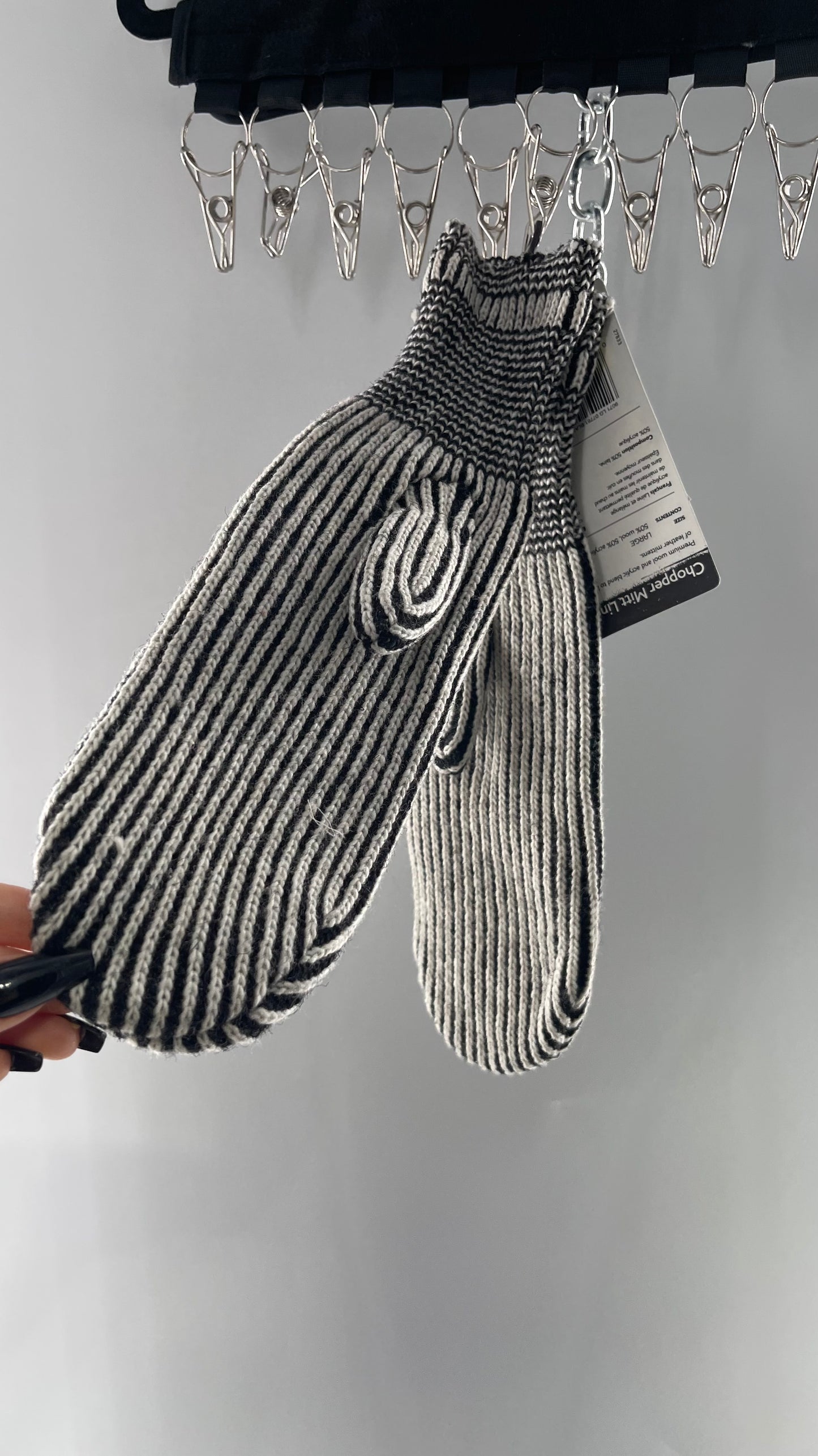 Deadstock Vintage Fox River 50% Wool Black White Mittens