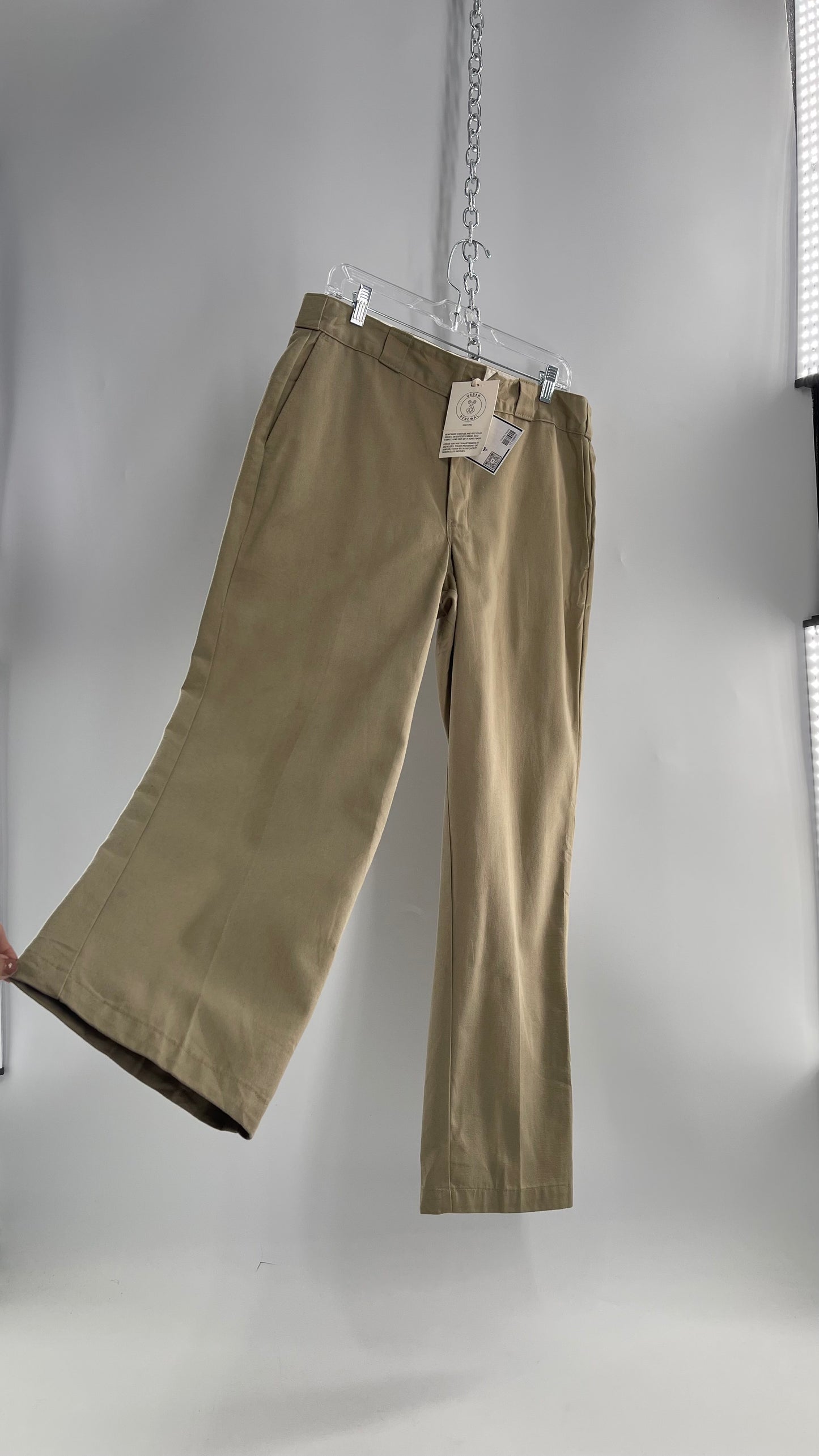 Urban Outfitters Urban Renewal Khaki Trouser (32)