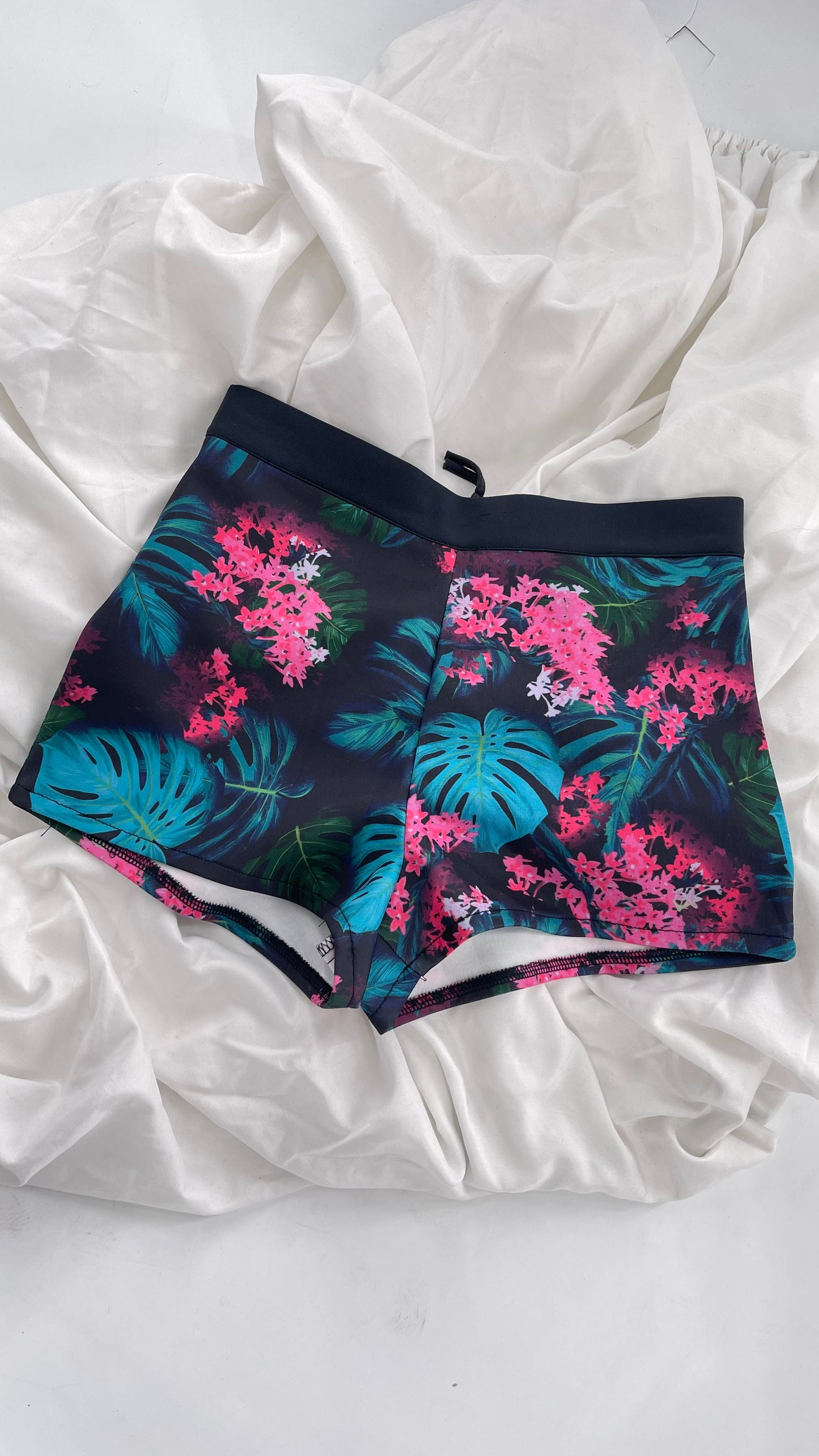 Modern Amusement Tropical Navy Swim Shorts with Wet Suit Zipper (Medium)