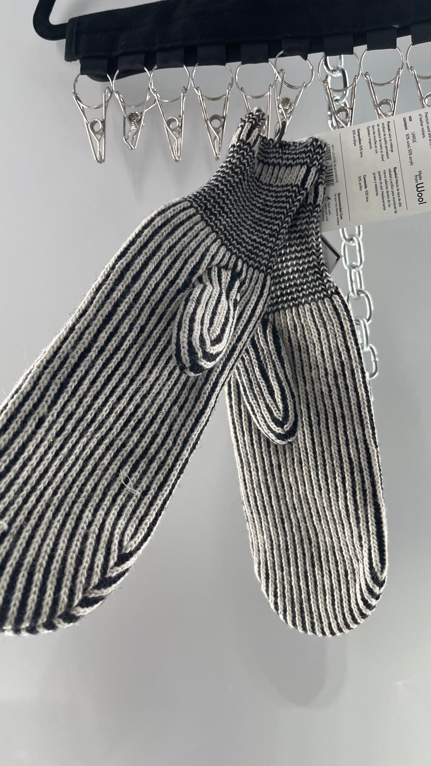 Deadstock Vintage Fox River 50% Wool Black White Mittens