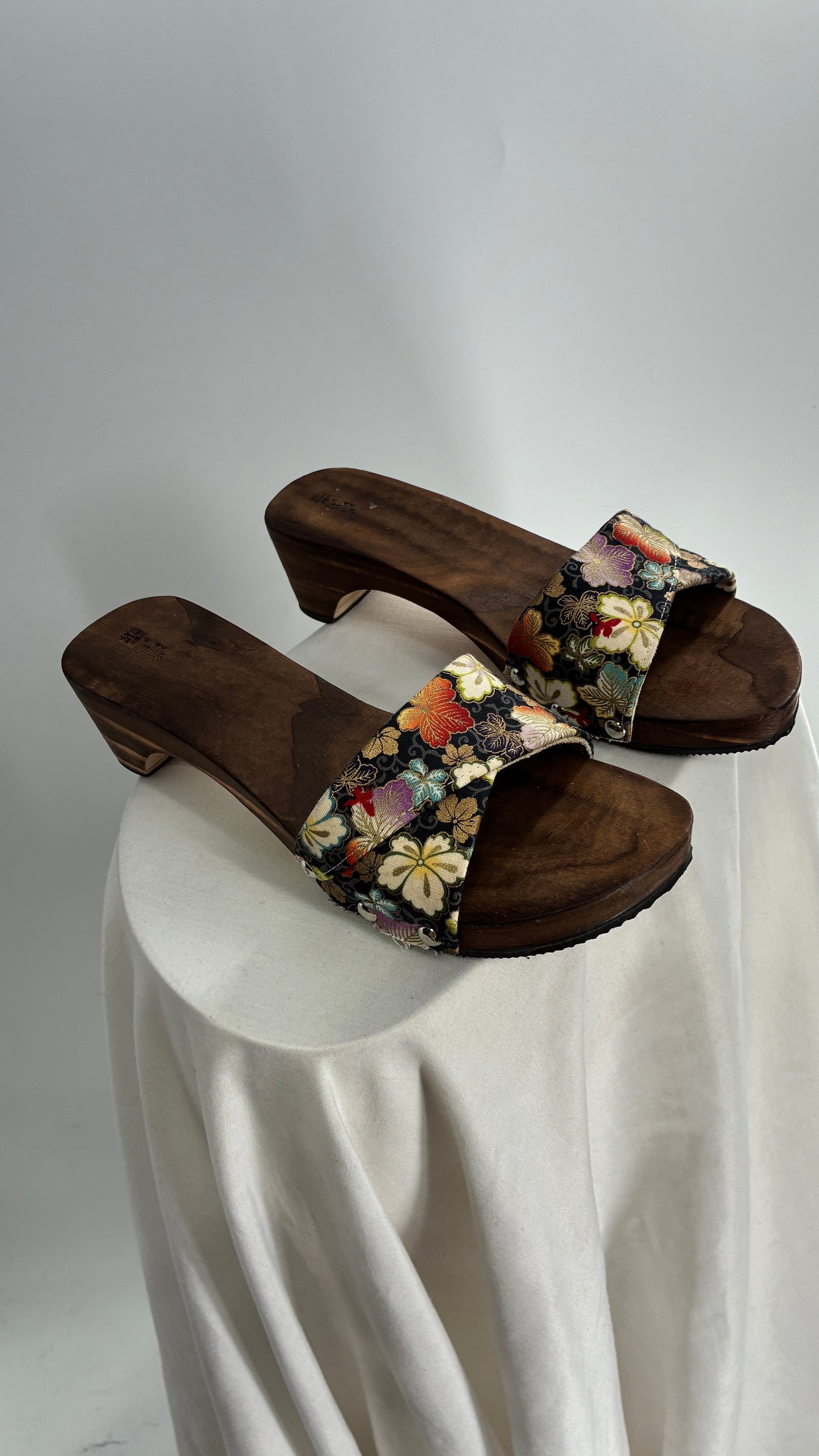 Vintage HUANG Wooden Sandal Clog with Floral Patterned Strap (8.5)