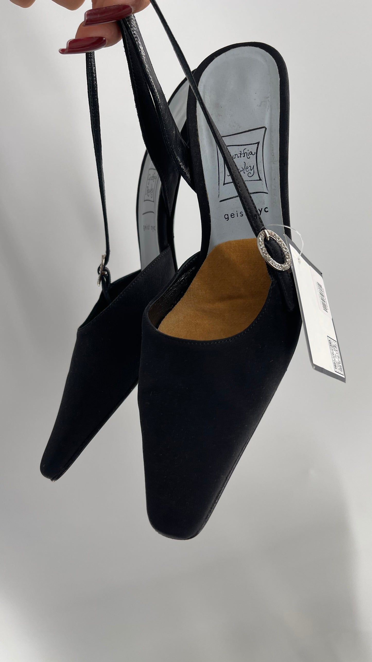 Vintage Cynthia Rowley Slingback Black Pointed Toe Kitten Heels with Rhinestone Beret (6)