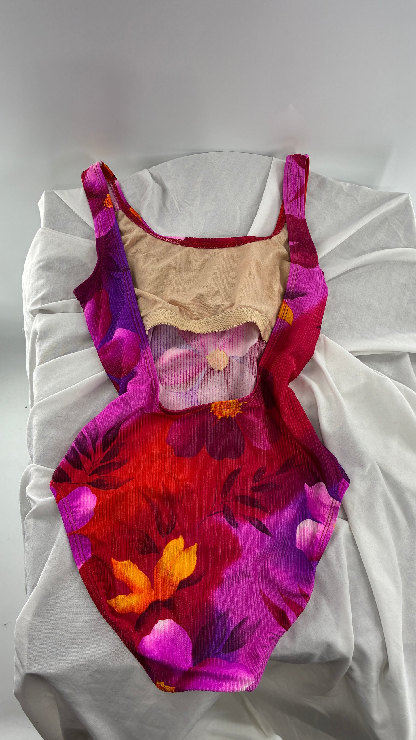 Vintage CATALINA Hibiscus Tropical Florals Open Back Swimsuit (Medium)