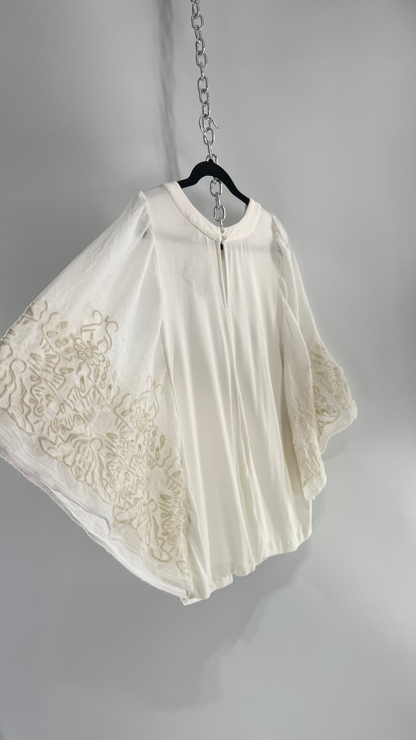 Anthropologie Eri + Ali White Embroidered Bat Wing Blouse (Medium)