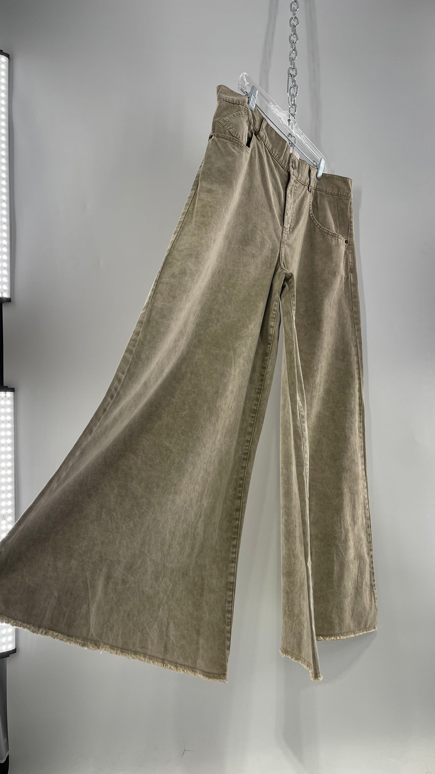 BDG Tan Ultra Wide Leg Acid Wash Jeans with Raw Edge Hem (32)