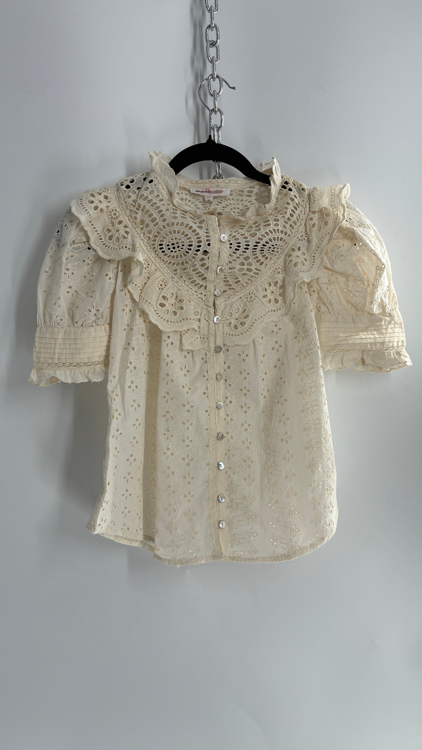 Love the Label Off White Button Front Puff Sleeve, Lace Eyelet Blouse (XS)