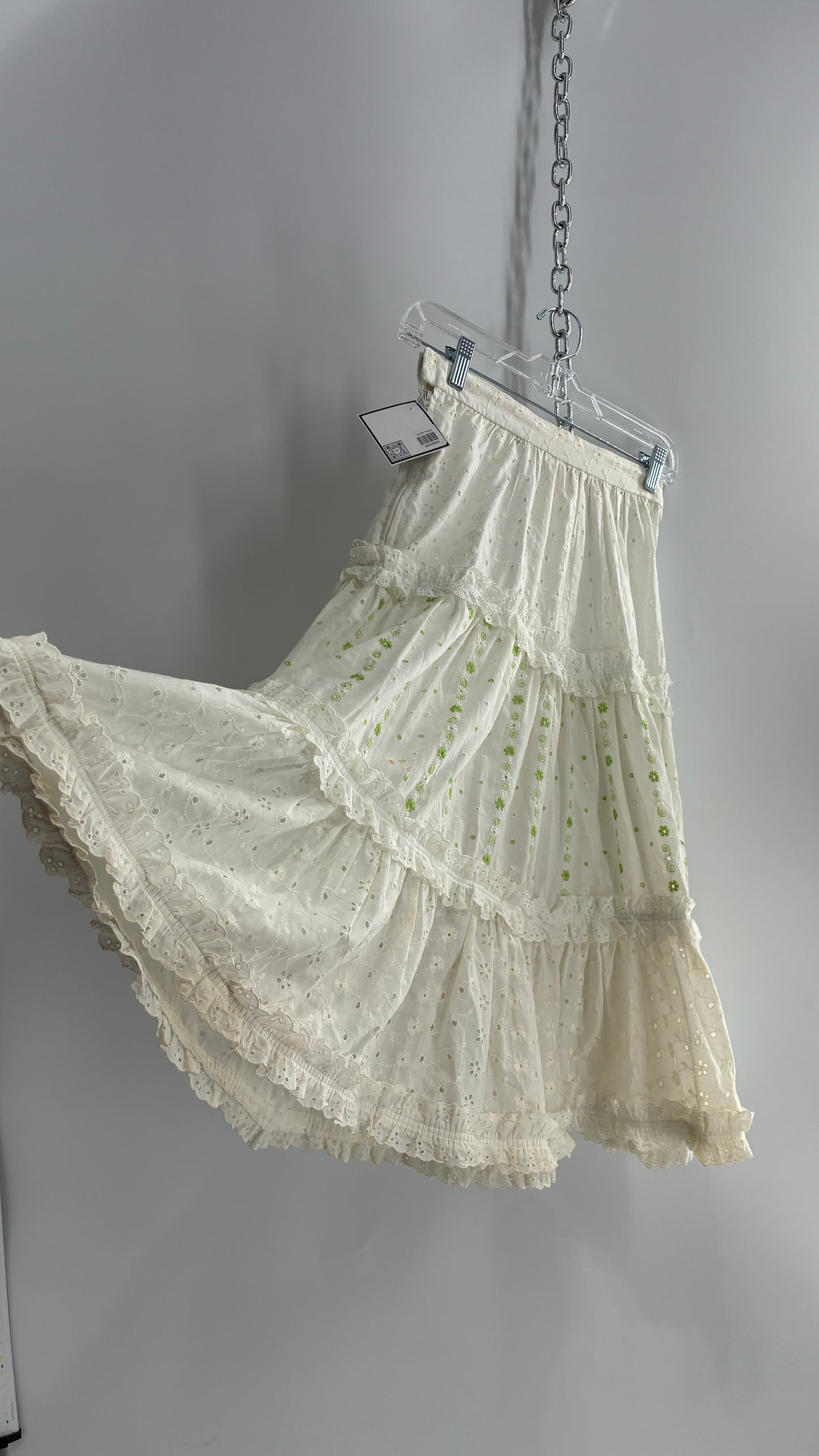 Vintage White Eyelet Lace Tiered Skirt with Ruffled Lace and Green Floral Embroidery (XS)