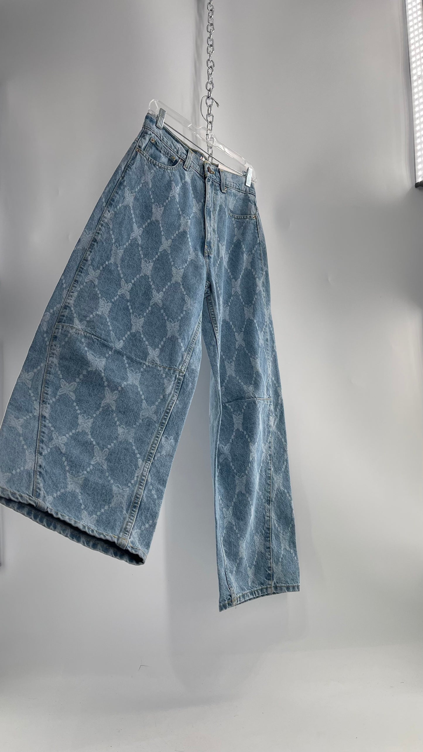 BDG Baggy Bleached Butterfly Jeans with Tags Attached (27)