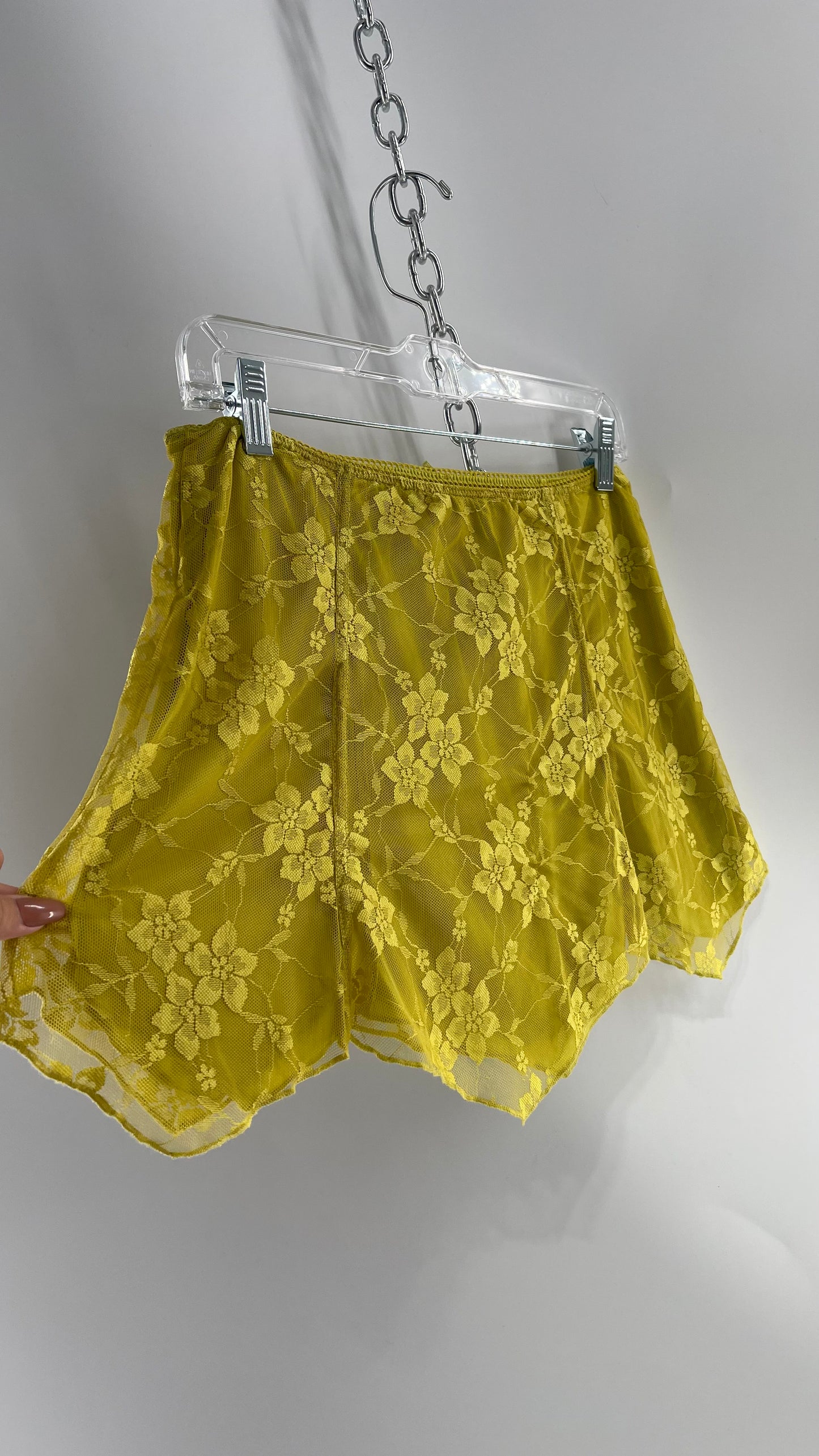Urban Outfitters Green Lace Hankerchief Hem Mini Skirt (Medium)