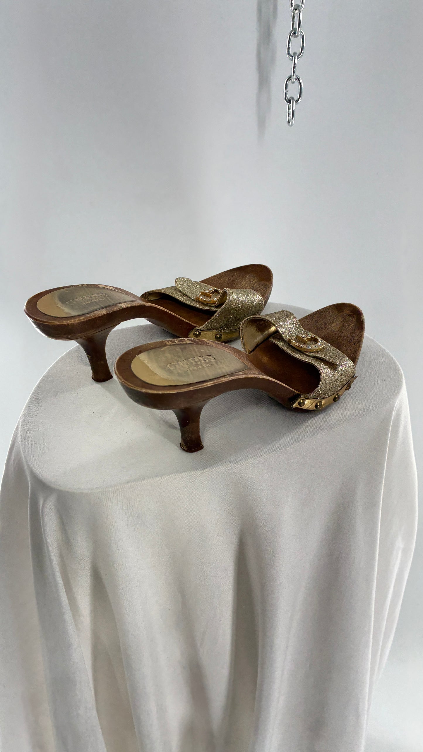 Vintage GUESS Kitten Heels with Gold Glitter Strap and Metal “G” Emblem (7)