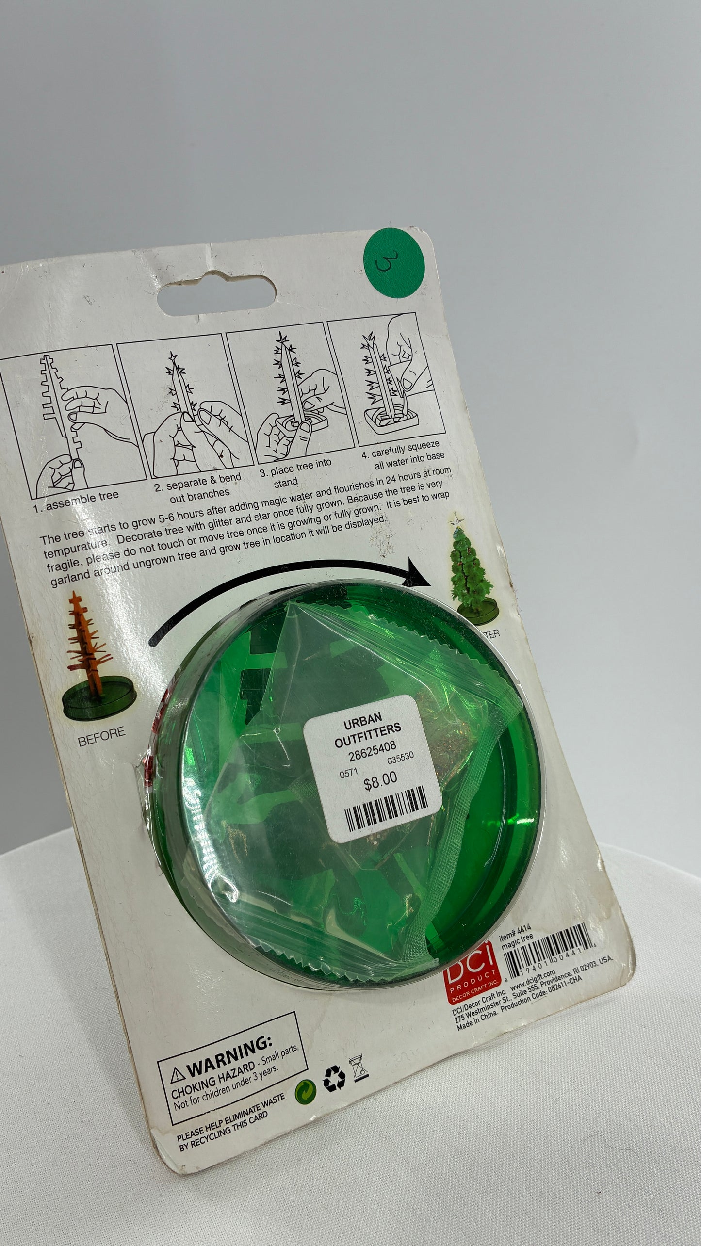MAGIC TREE Growing Christmas Tree Display with Garland and Star