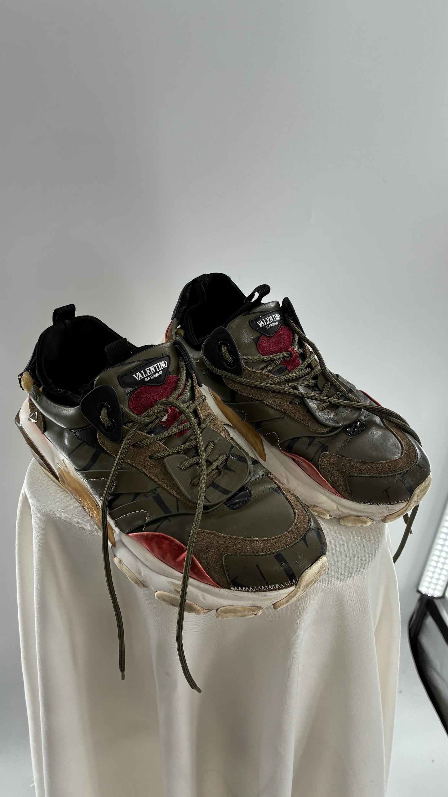 VALENTINO Garavani Distressed Bounce Sneakers (42)