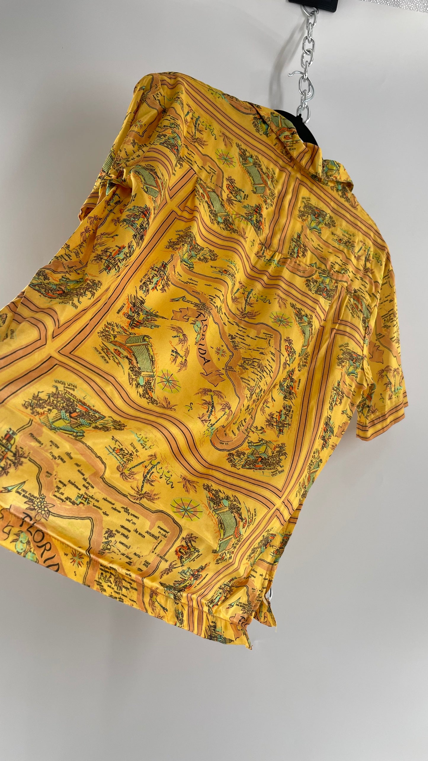 Urban Outfitters Yellow Old School Map of Florida Men’s Button Up (Small)