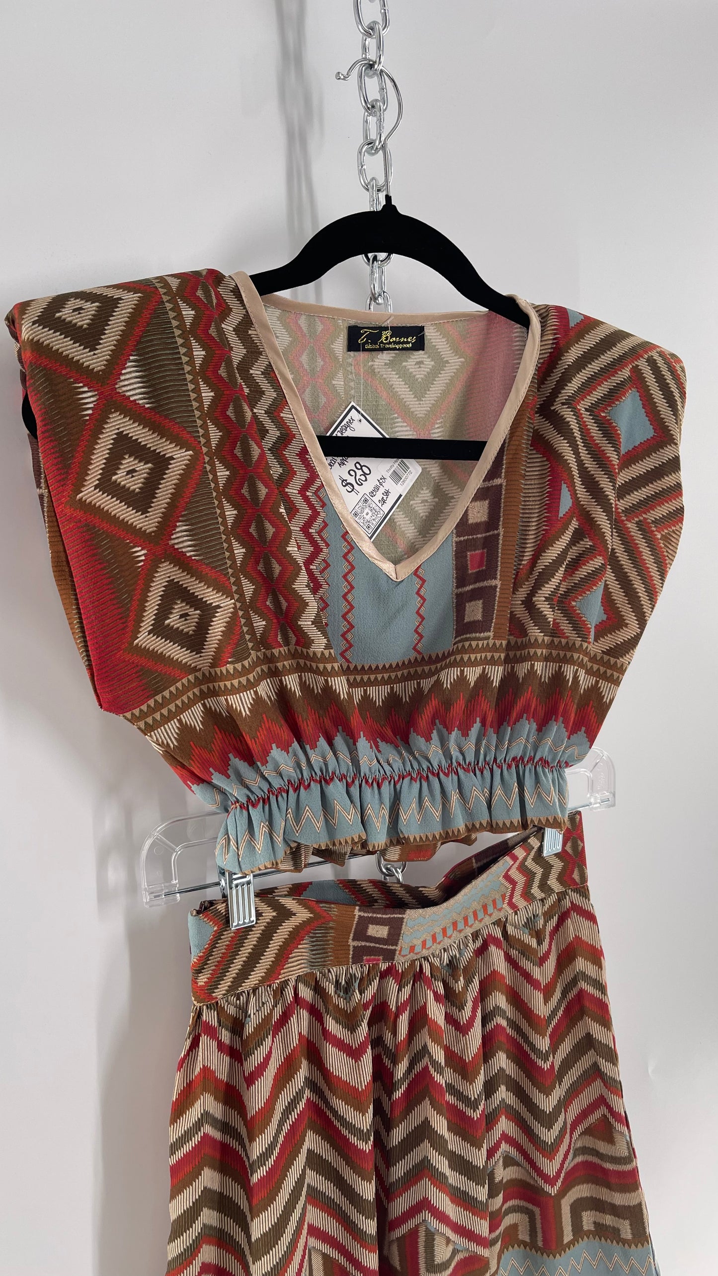 Handmade TBarnes Global Lifestyle Apparel Cropped, Padded Shoulder T Shirt and Shorts Set (Small)