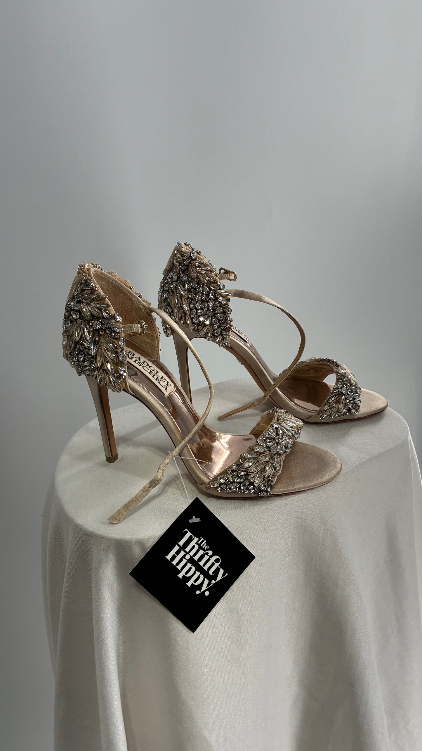 BAGDLEY MISCHKA Champagne Rhinestone Encrusted Embellished Round Toe Heels (5.5)