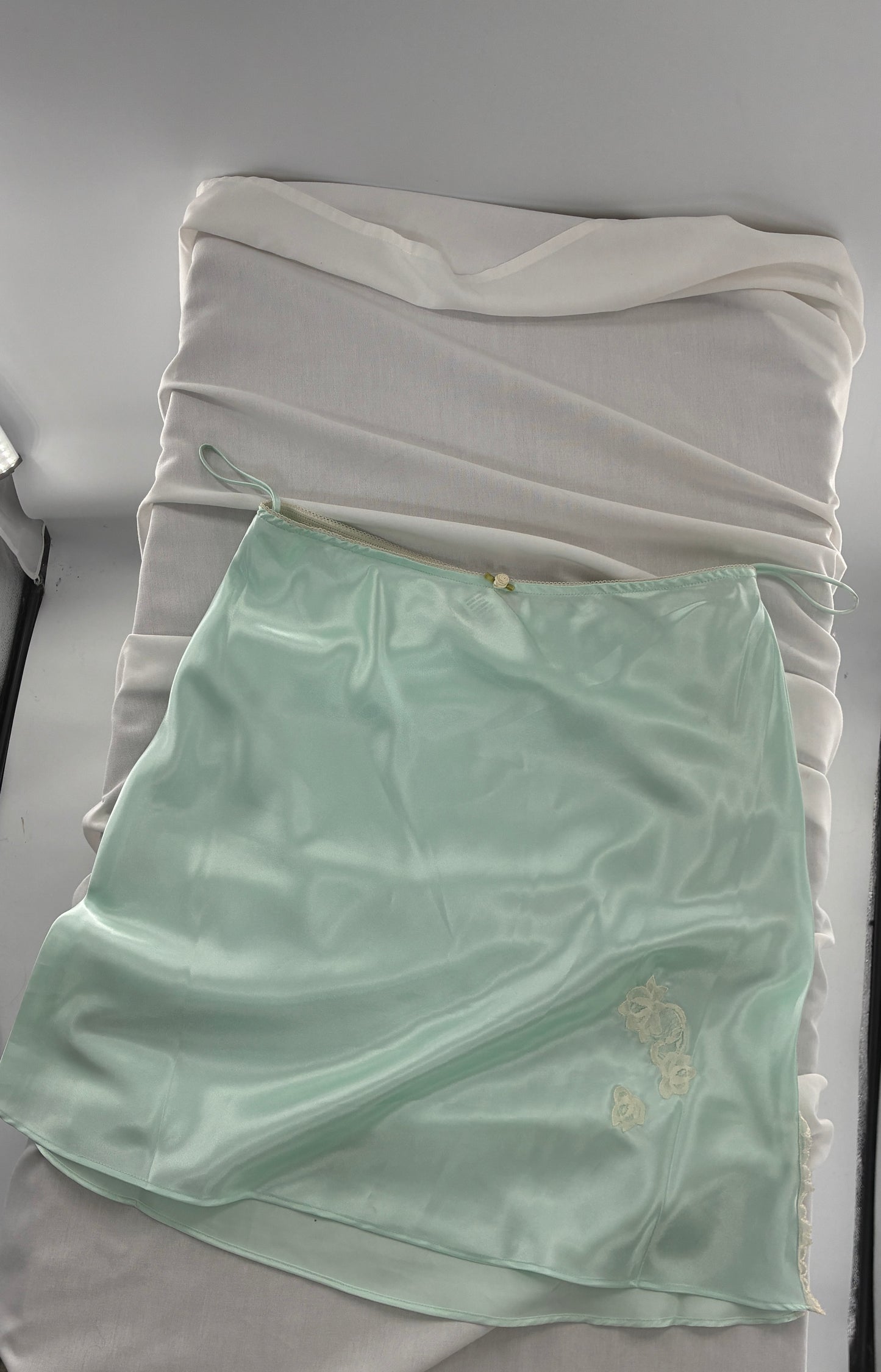 Vintage CRUZ Mint Slip Skirt with Lace Appliqués and Rosette Waistline (Large)