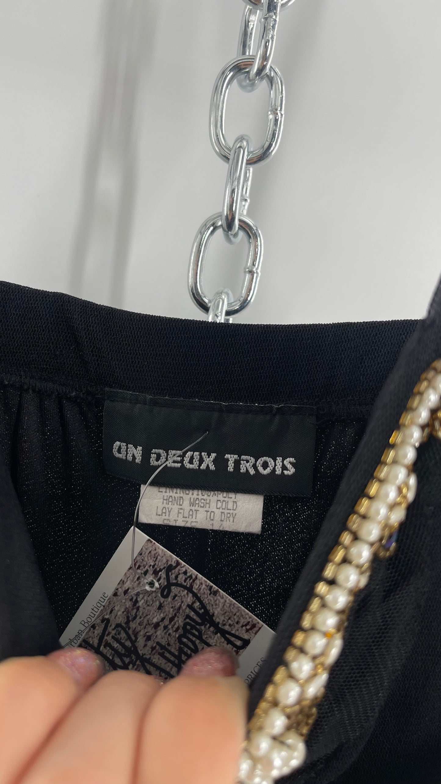 Um Deix Trois - Saks Fifth Avenue - Vintage - Black Sleeveless Dress Ruched Bodice With Beaded Neckline ( Size 14 )