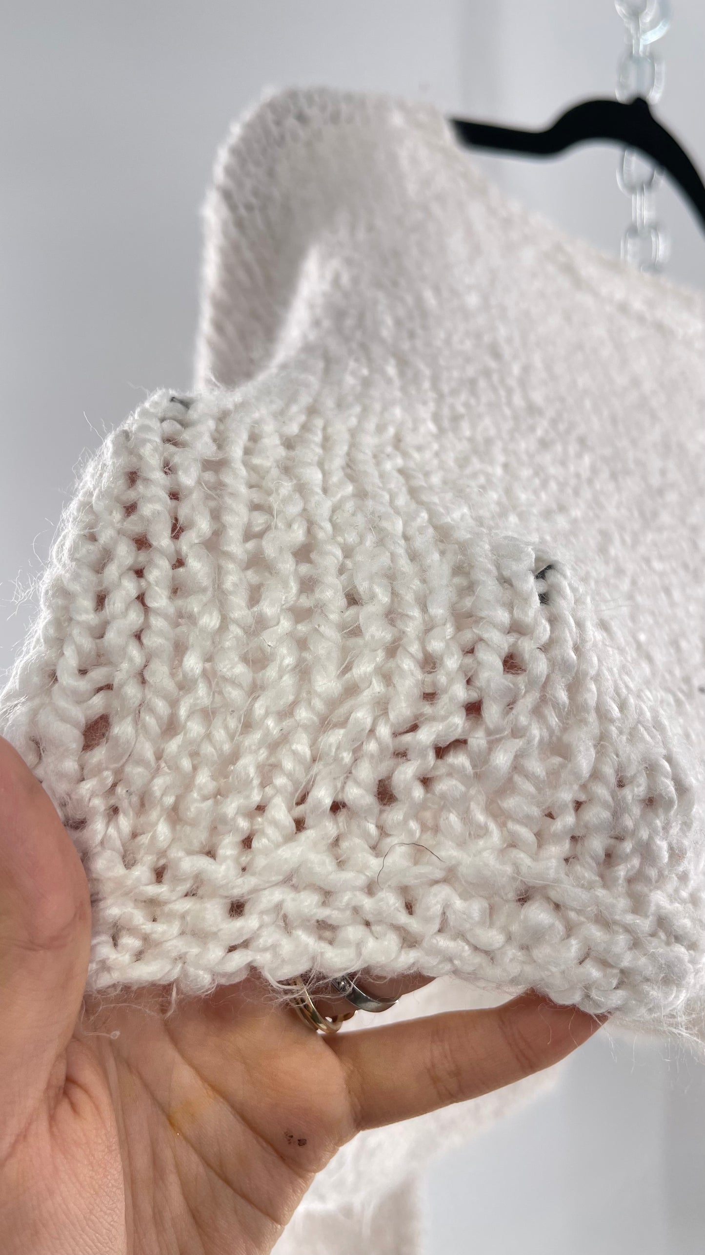 White Slouchy Comfy + Cozy Knit Cropped Sweater (M)
