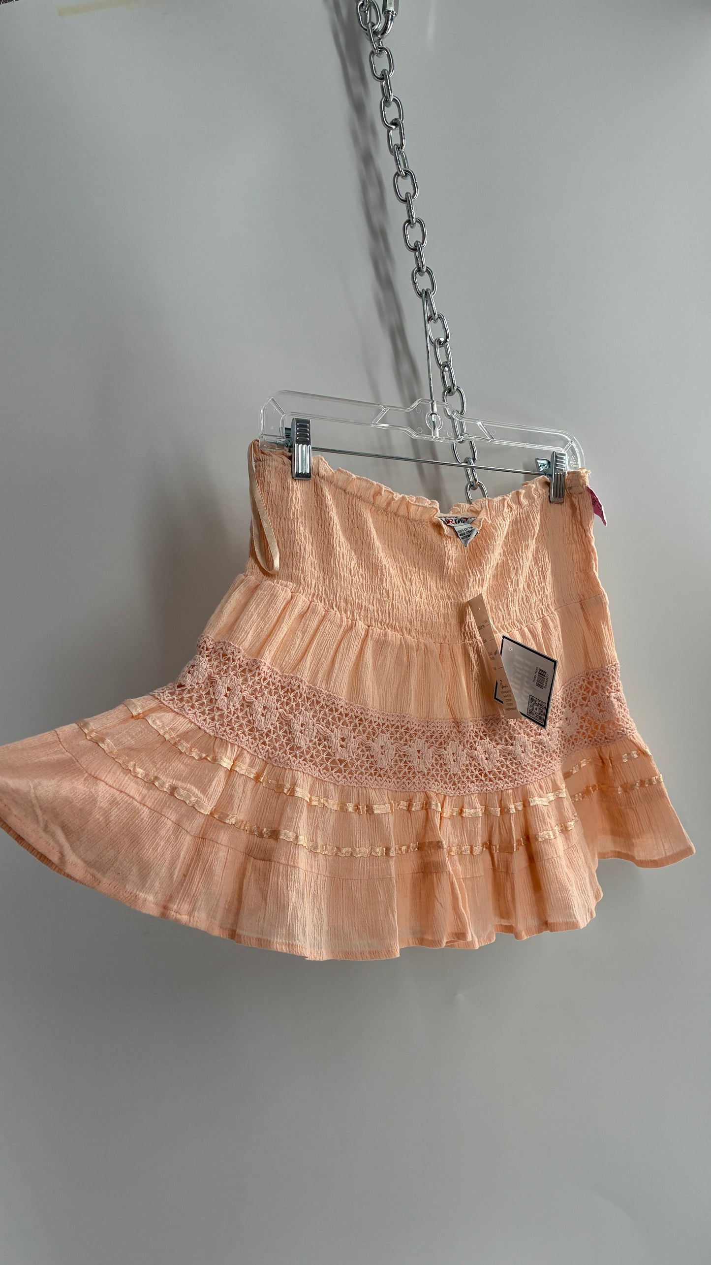 Deadstock Vintage URthe1 Pink Satin Ribbon and Crochet Lace Mini Skirt (Large)