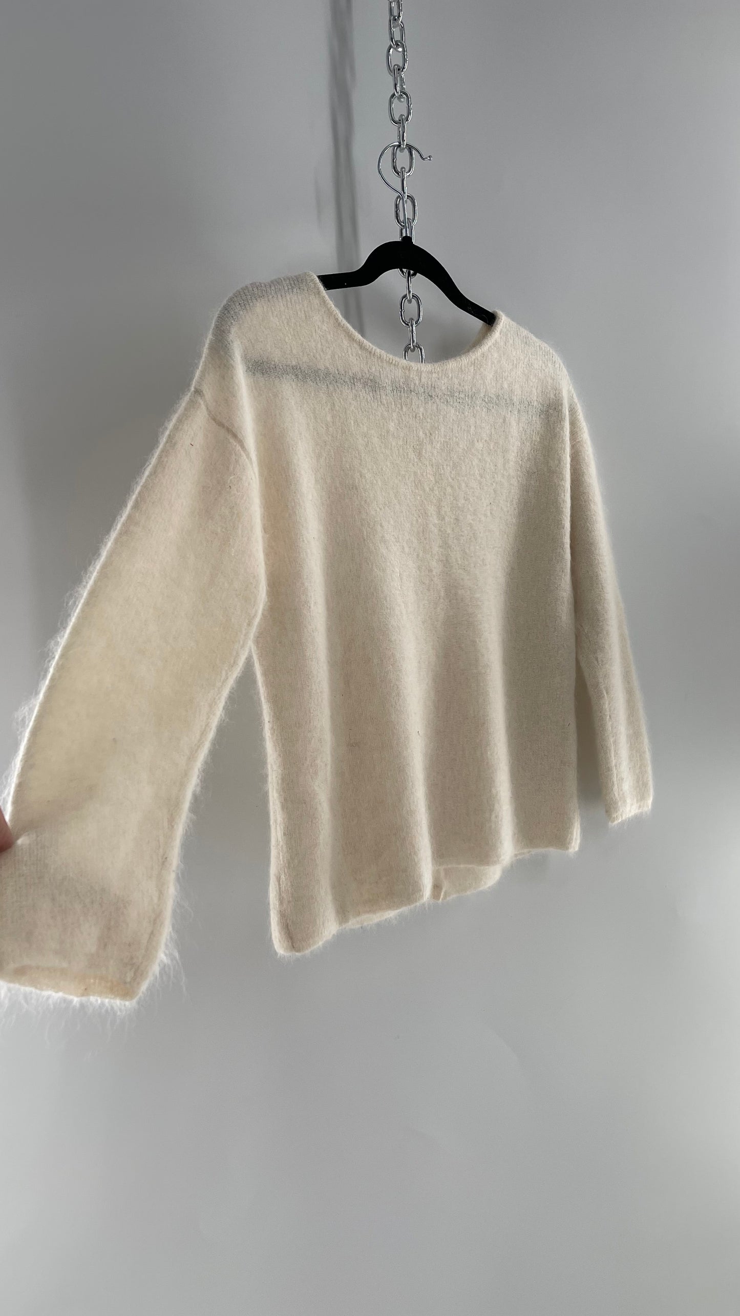Vintage La Maille Sézane PARIS Rue Saint Fiagre White Alpaca/Mohair Button Back Cardigan (Medium)