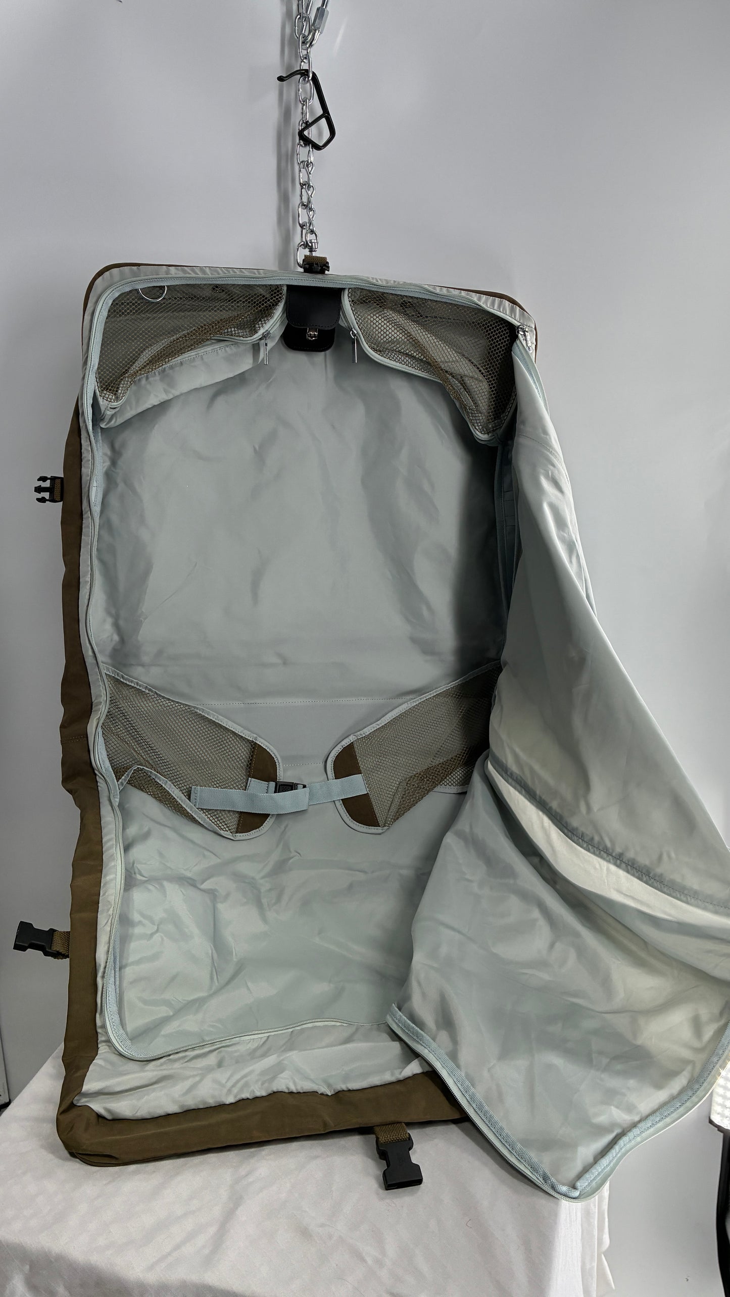 Vintage KIPLING Folding Travel Clothing Organizer Garment Bag
