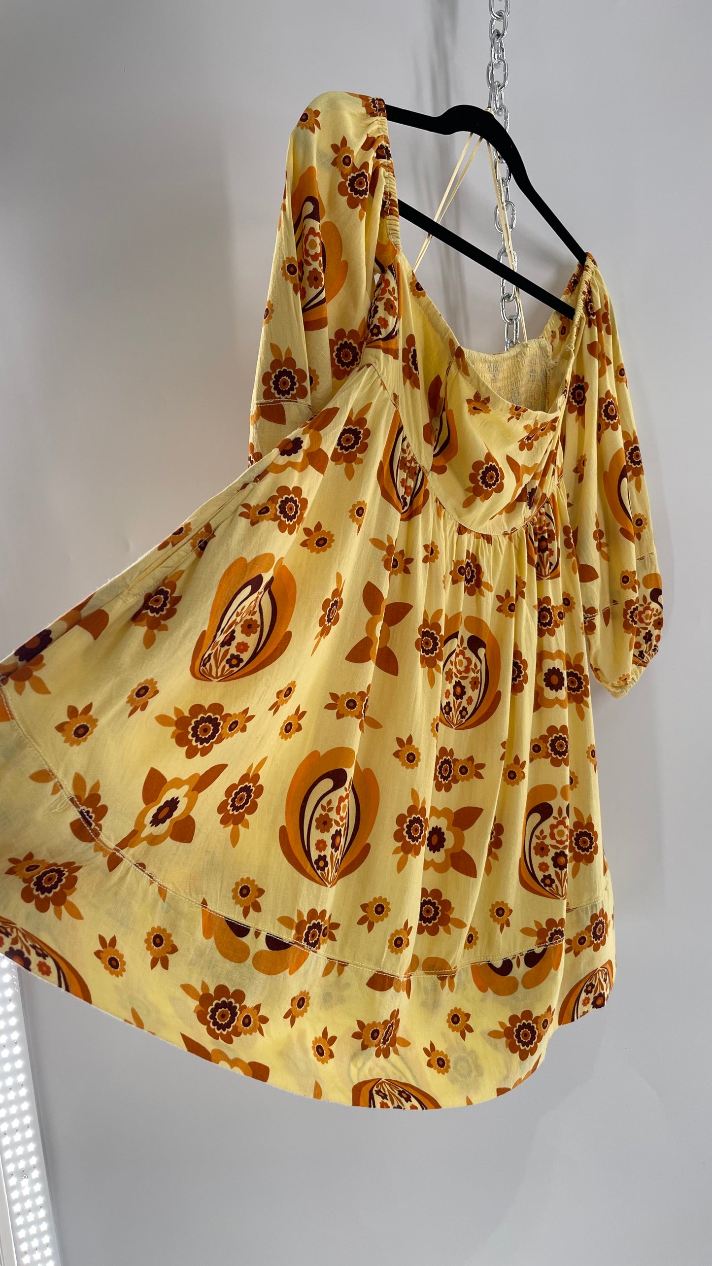 Urban Outfitters 1970s Puff Sleeve Retro Printed Babydoll Mini (Small)