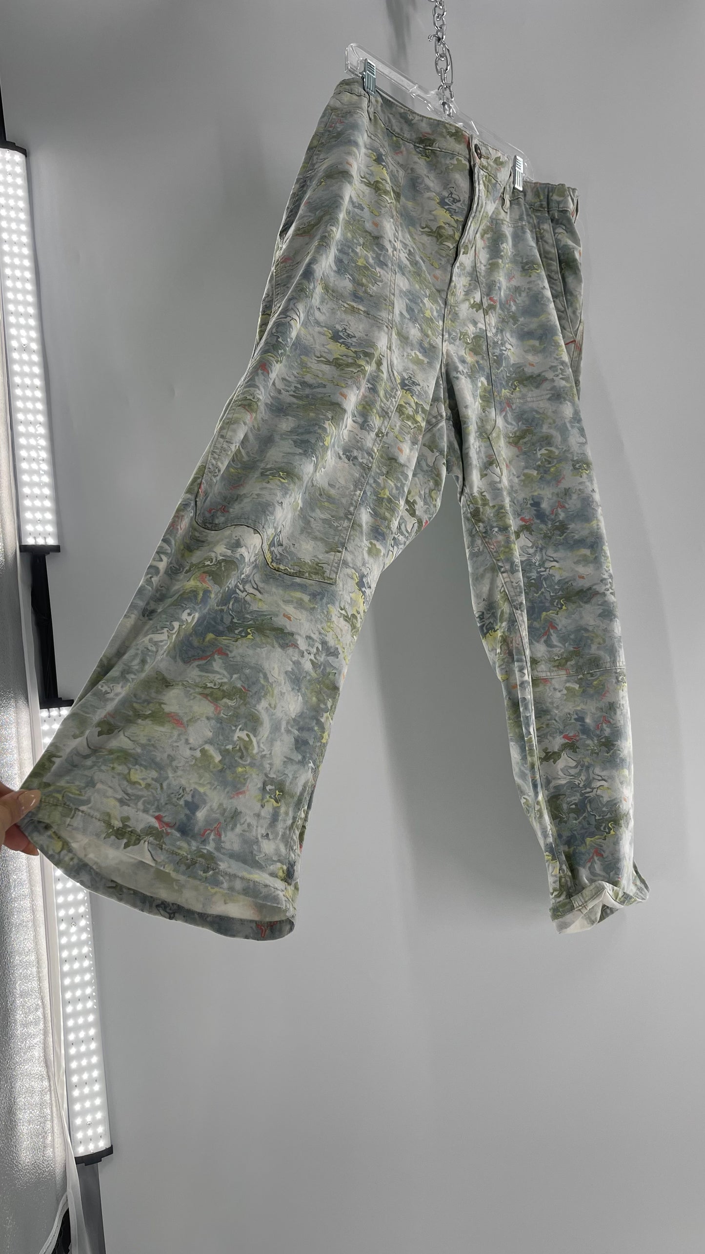 Pilcro Anthropologie Lilly Pad Pond Painted Water Color Cargos (26W)