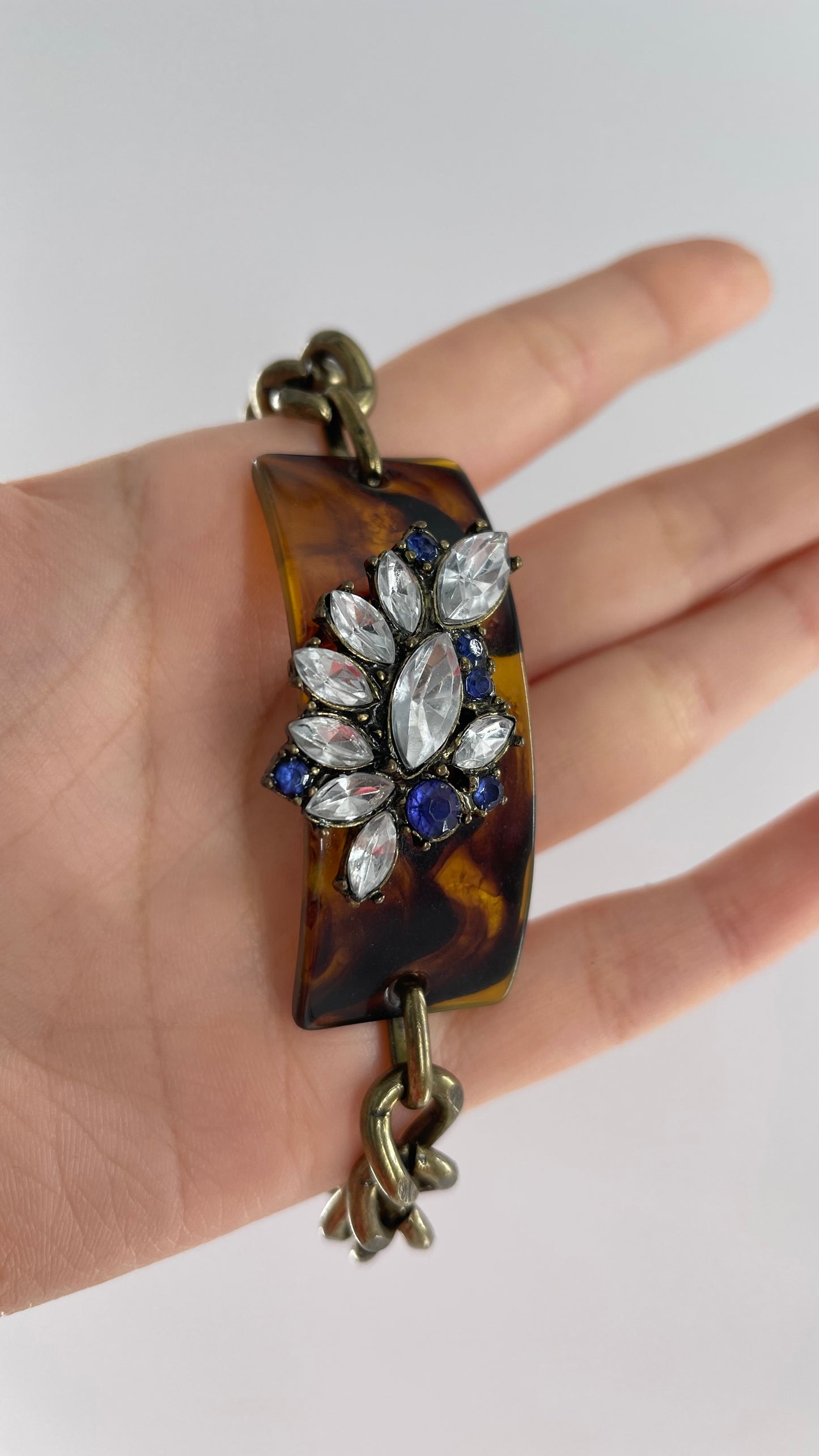 Bronze Chain Bracelet with Tortoise Shell Beret with Rhinestones