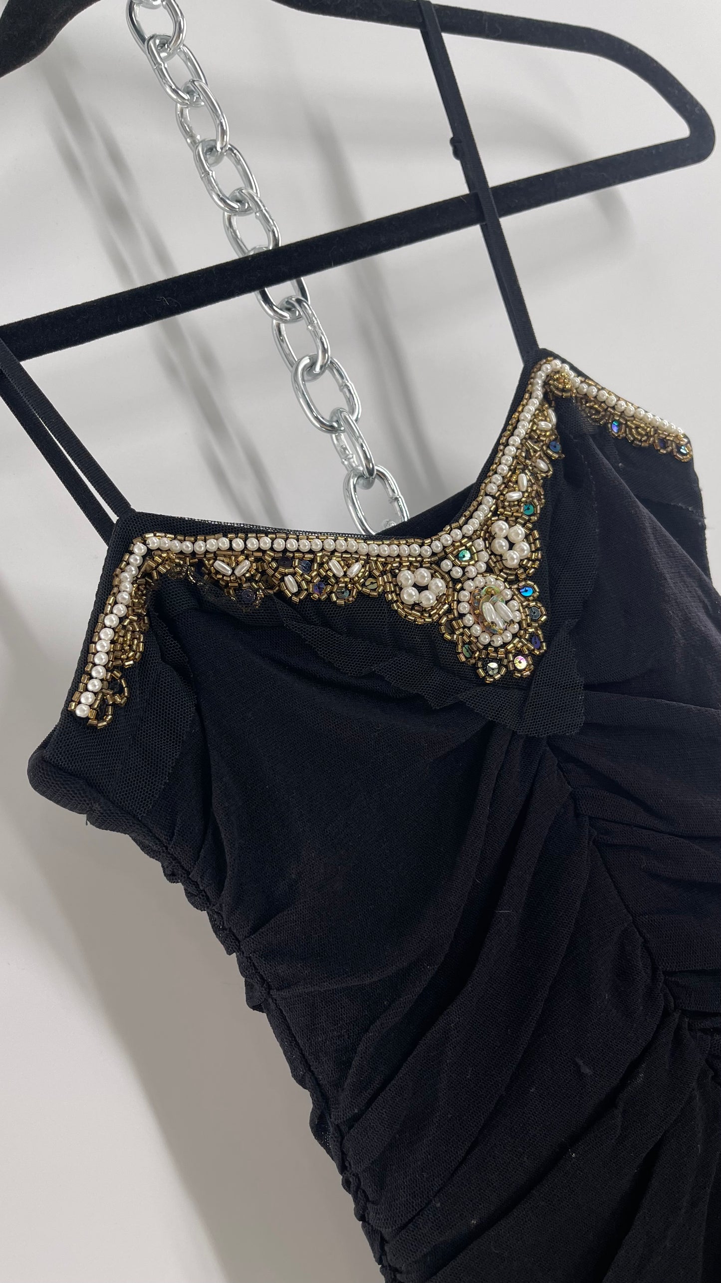 Um Deix Trois - Saks Fifth Avenue - Vintage - Black Sleeveless Dress Ruched Bodice With Beaded Neckline ( Size 14 )