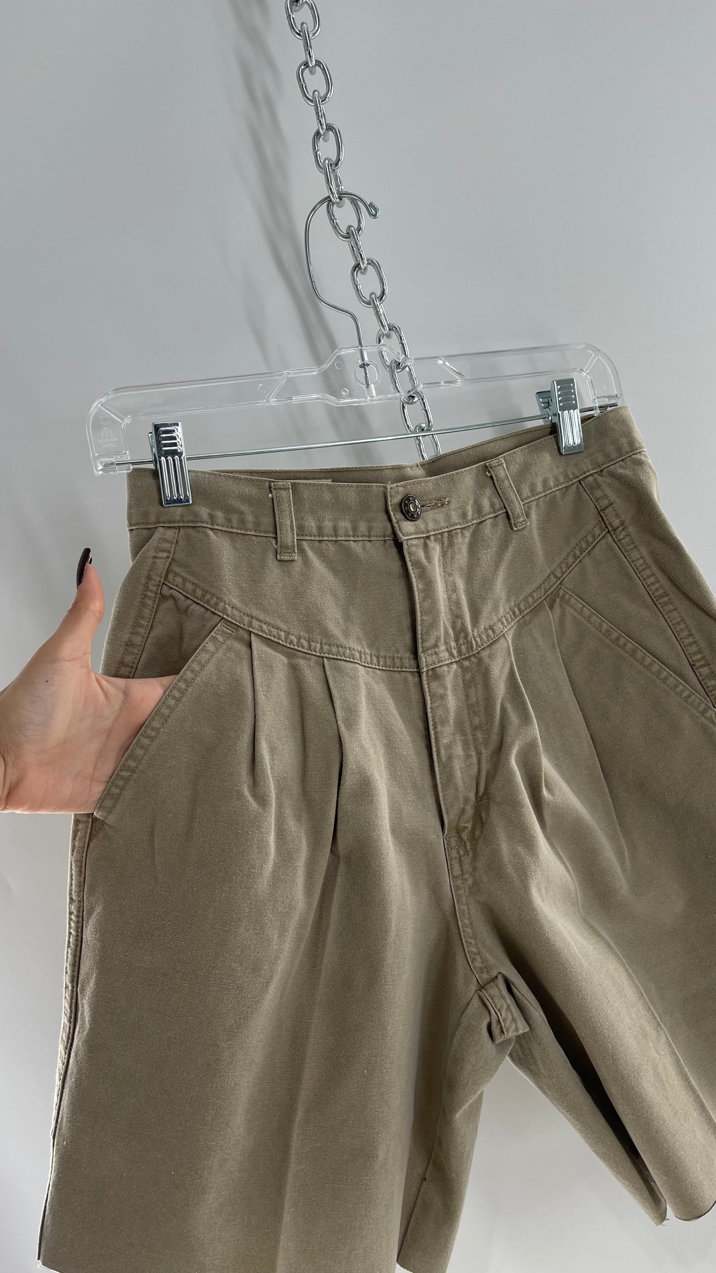 Vintage Bridgewater Trading Company High Waisted Khaki Short with Pleating (11)