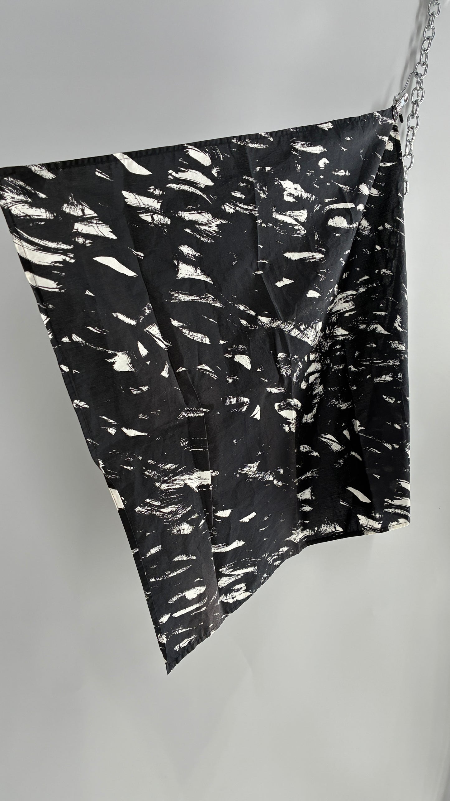 The Souvenir Society Black and White Bandana Head Scarf