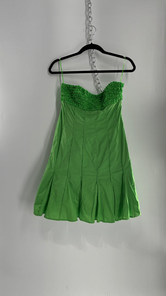 Vintage VENUS Green Pleated Mini Dress with Ruffled Bust Detail and Flared Out Hem (4)