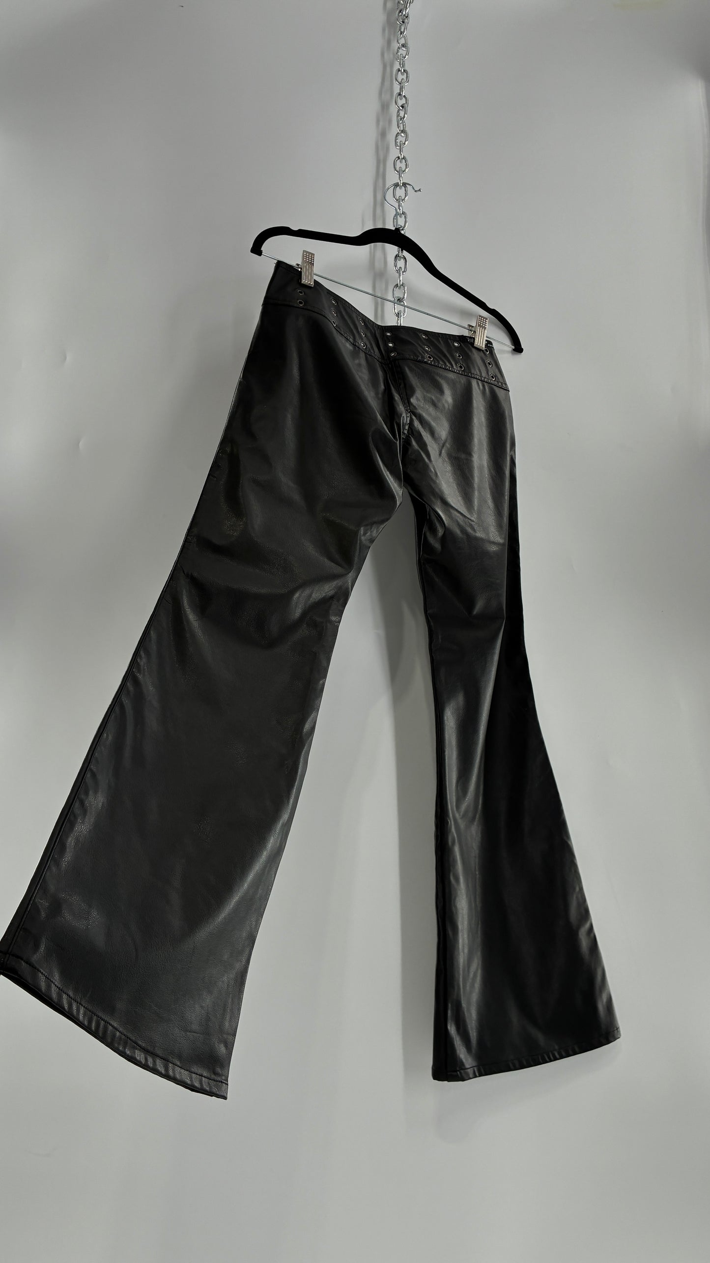 Vintage Toba&Co Tobacco Faux Leather Low Rise Zip Front Kick Flares with Wide Grommet Covered Bronze Circle Buckle Belt (S)