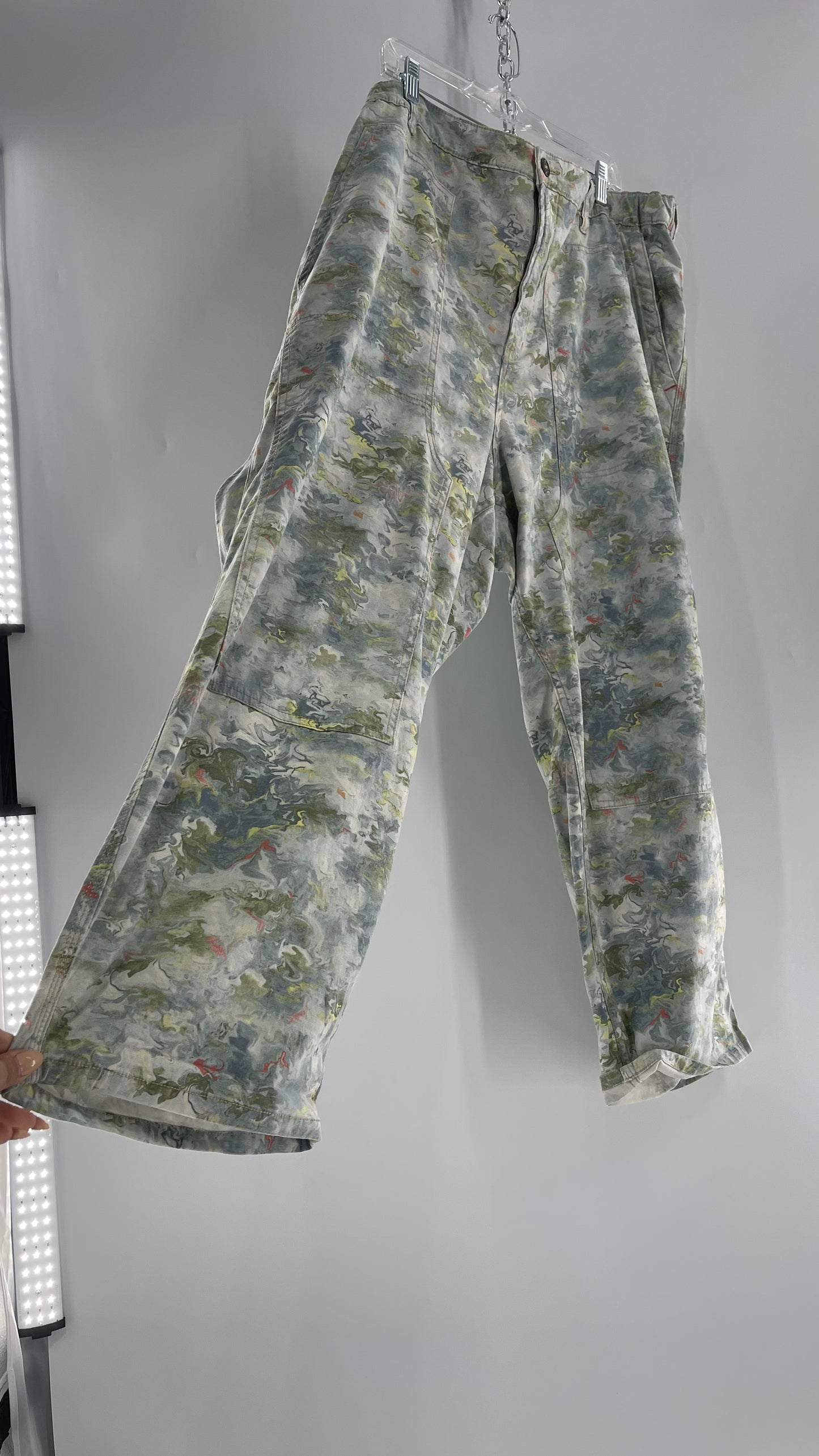 Pilcro Anthropologie Lilly Pad Pond Painted Water Color Cargos (26W)