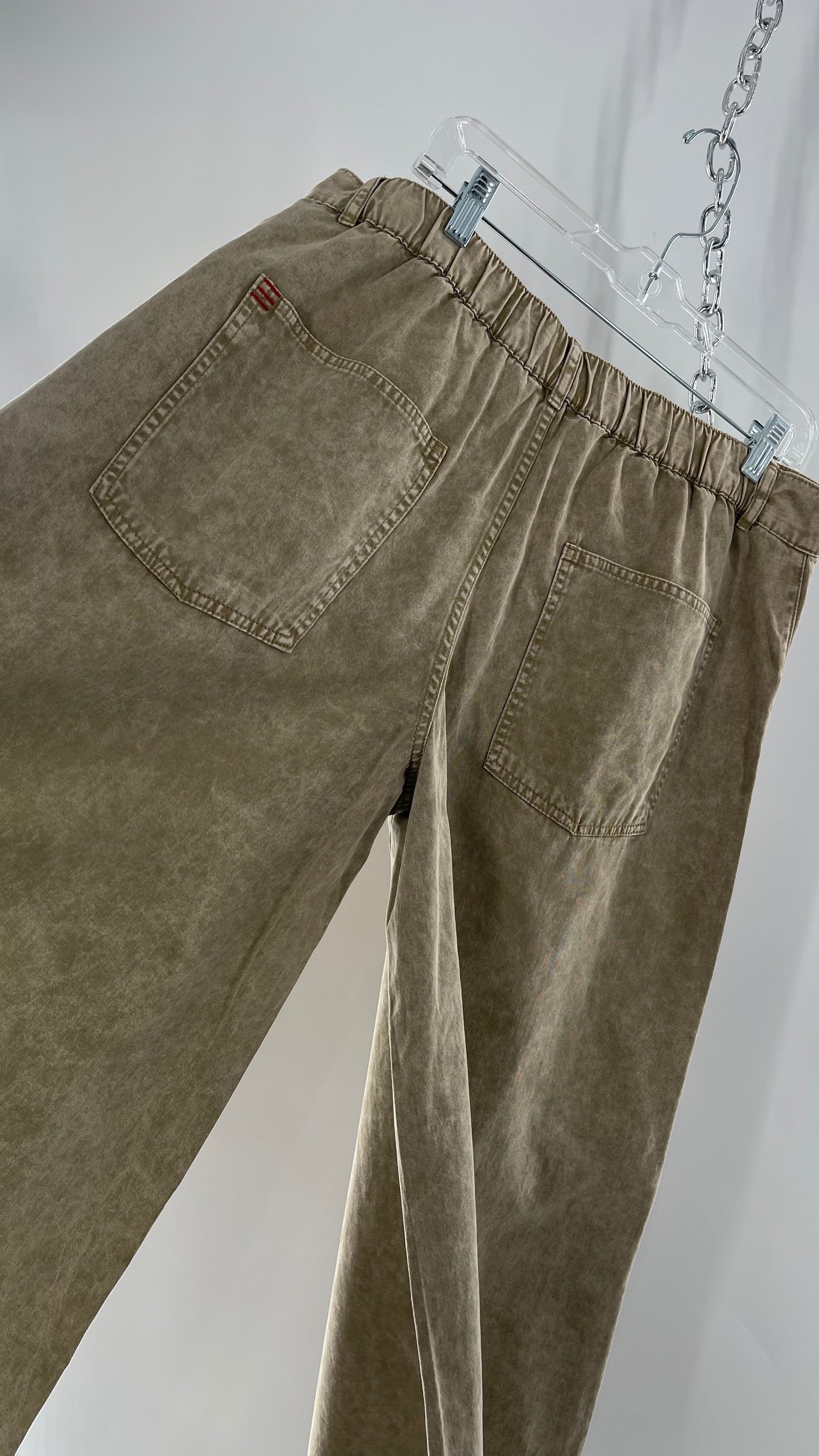 BDG Tan Ultra Wide Leg Acid Wash Jeans with Raw Edge Hem (32)