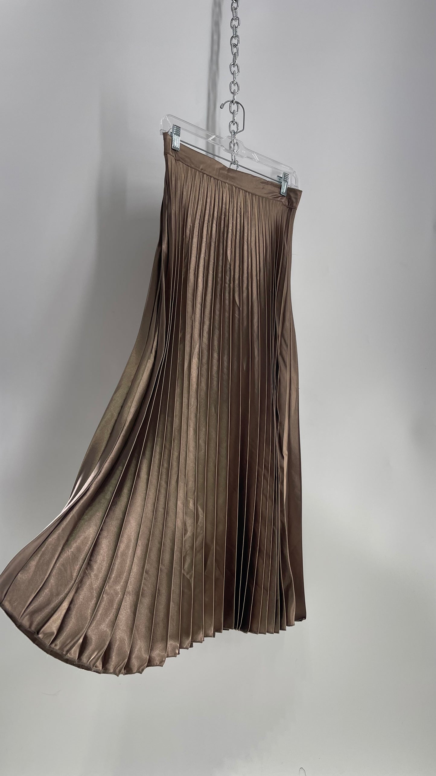 ZANZEA Collection Pleated Metallic Gold/ Silver Skirt (Medium)