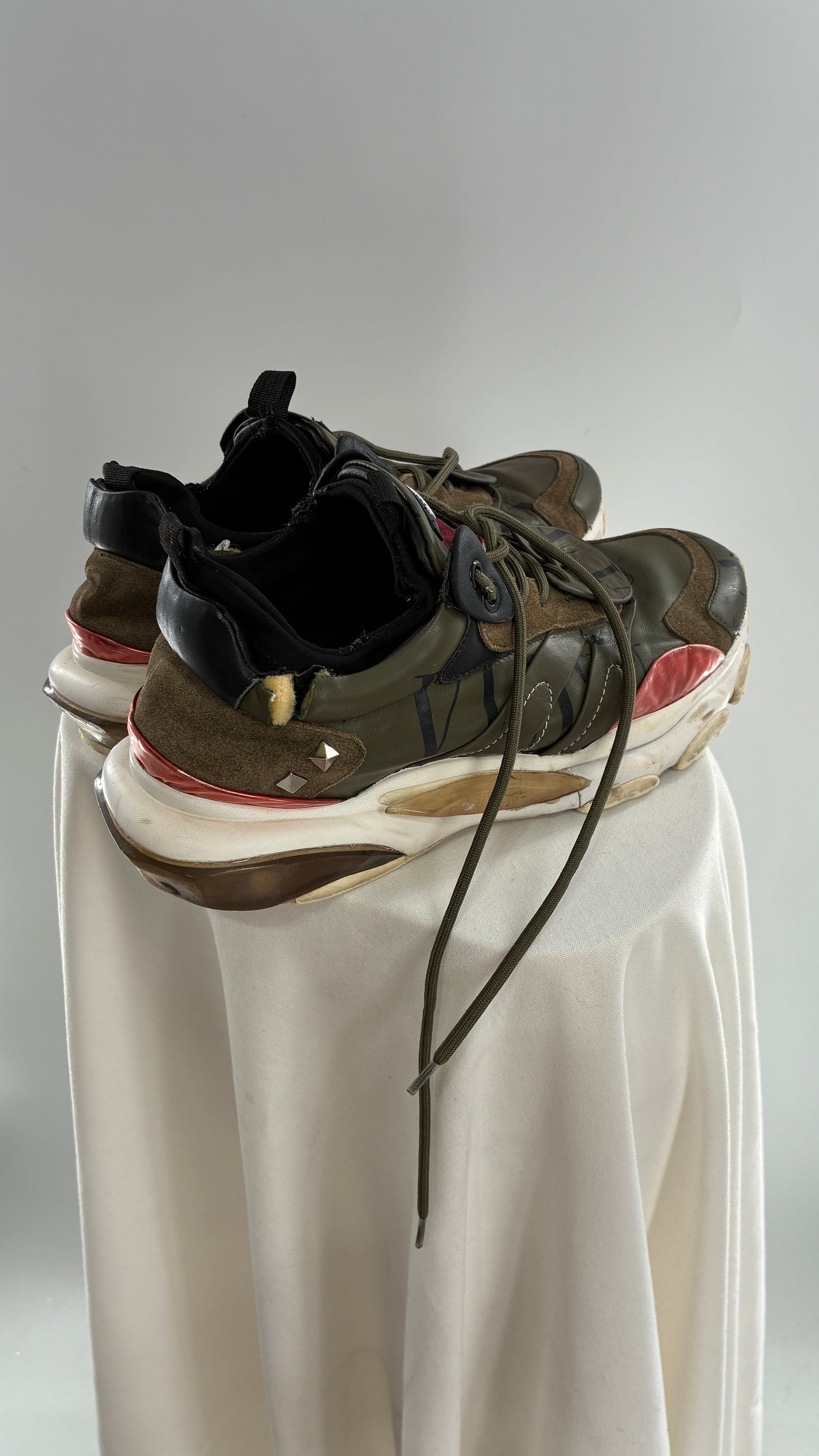 VALENTINO Garavani Distressed Bounce Sneakers (42)